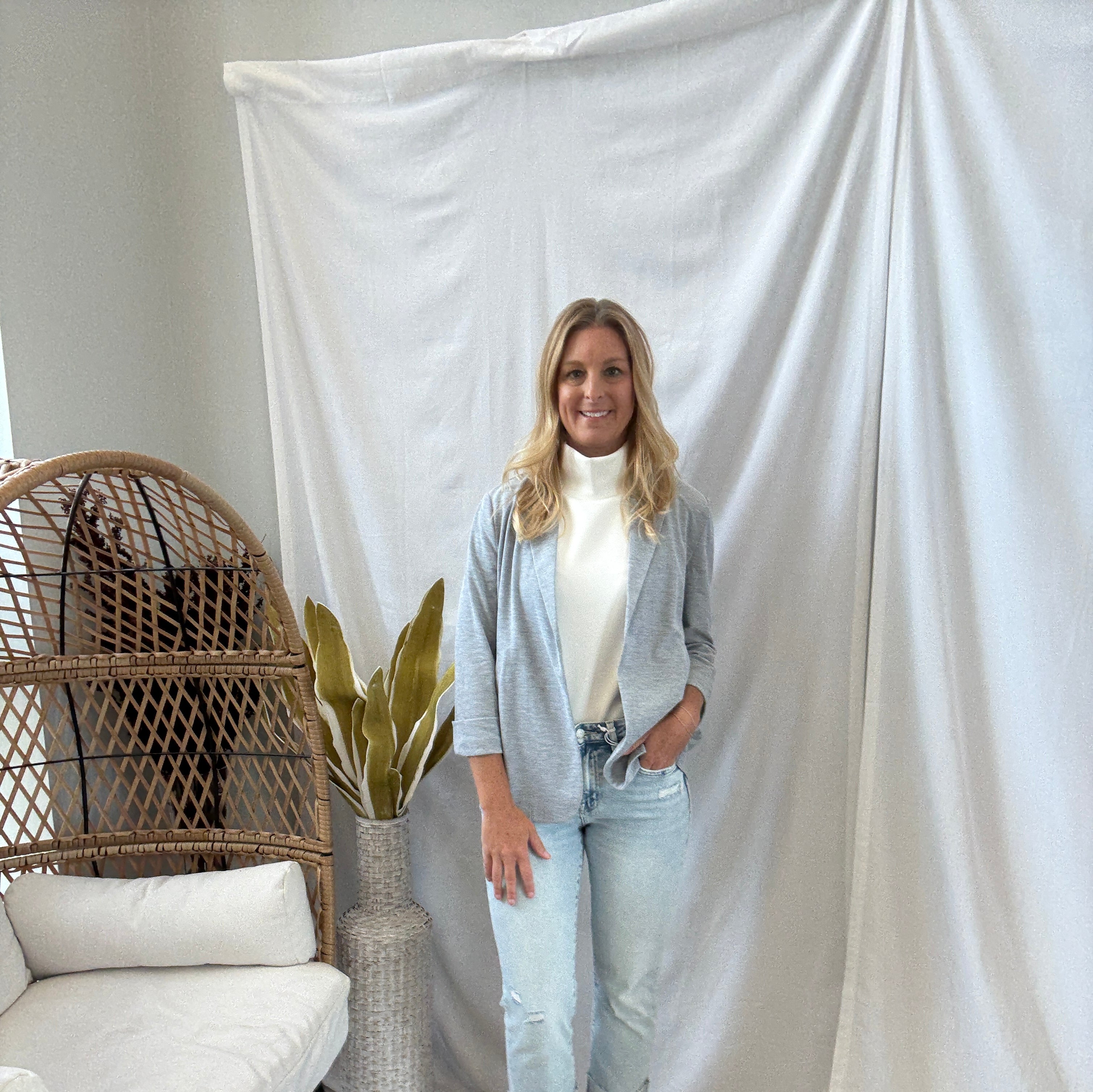 Vervet Wow Straight Crop Jeans-Jeans-vervet-The Silo Boutique, Women's Fashion Boutique Located in Warren and Grand Forks North Dakota