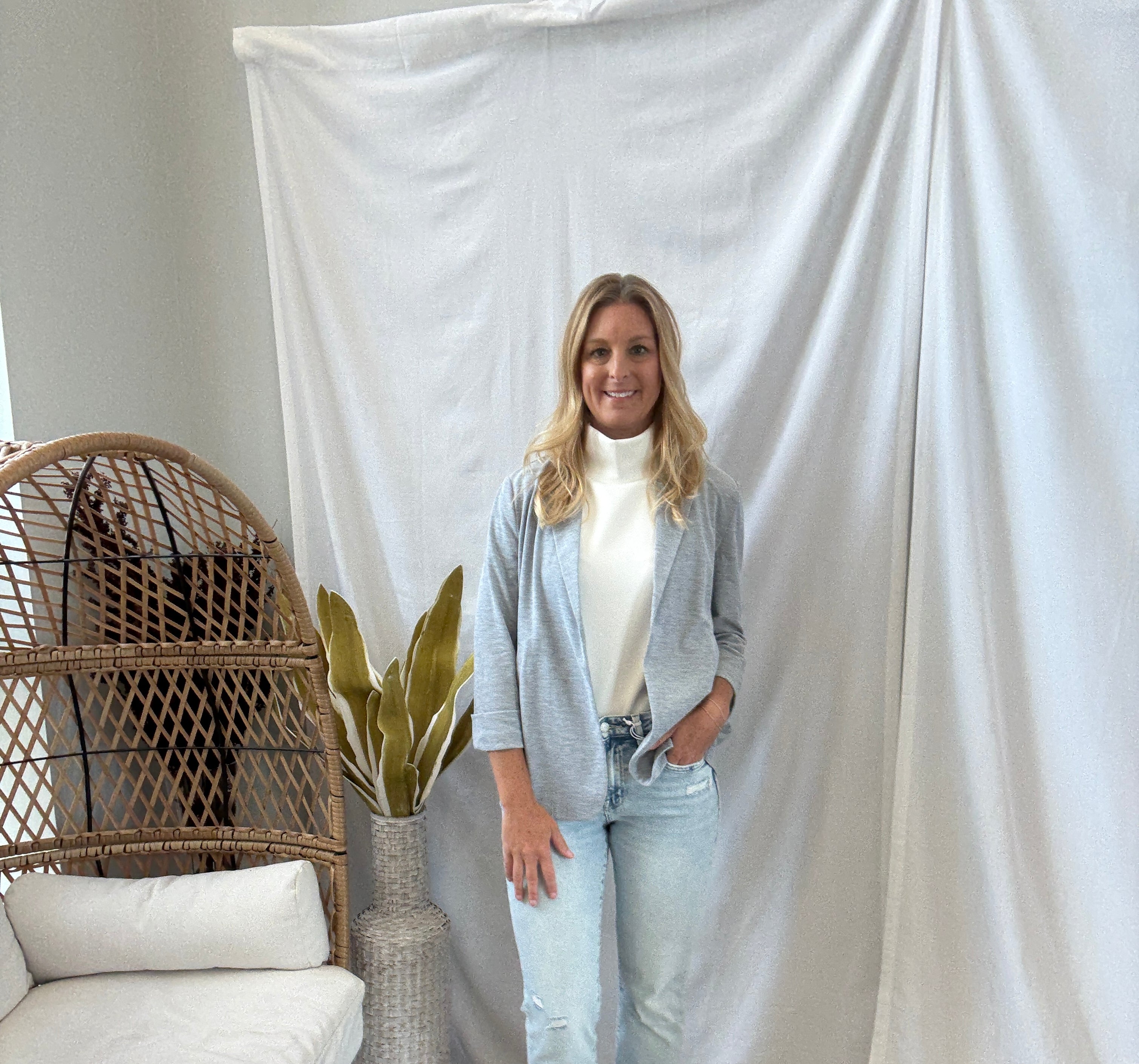 Vervet Wow Straight Crop Jeans-Final Sale-Jeans-vervet-The Silo Boutique, Women's Fashion Boutique Located in Warren and Grand Forks North Dakota