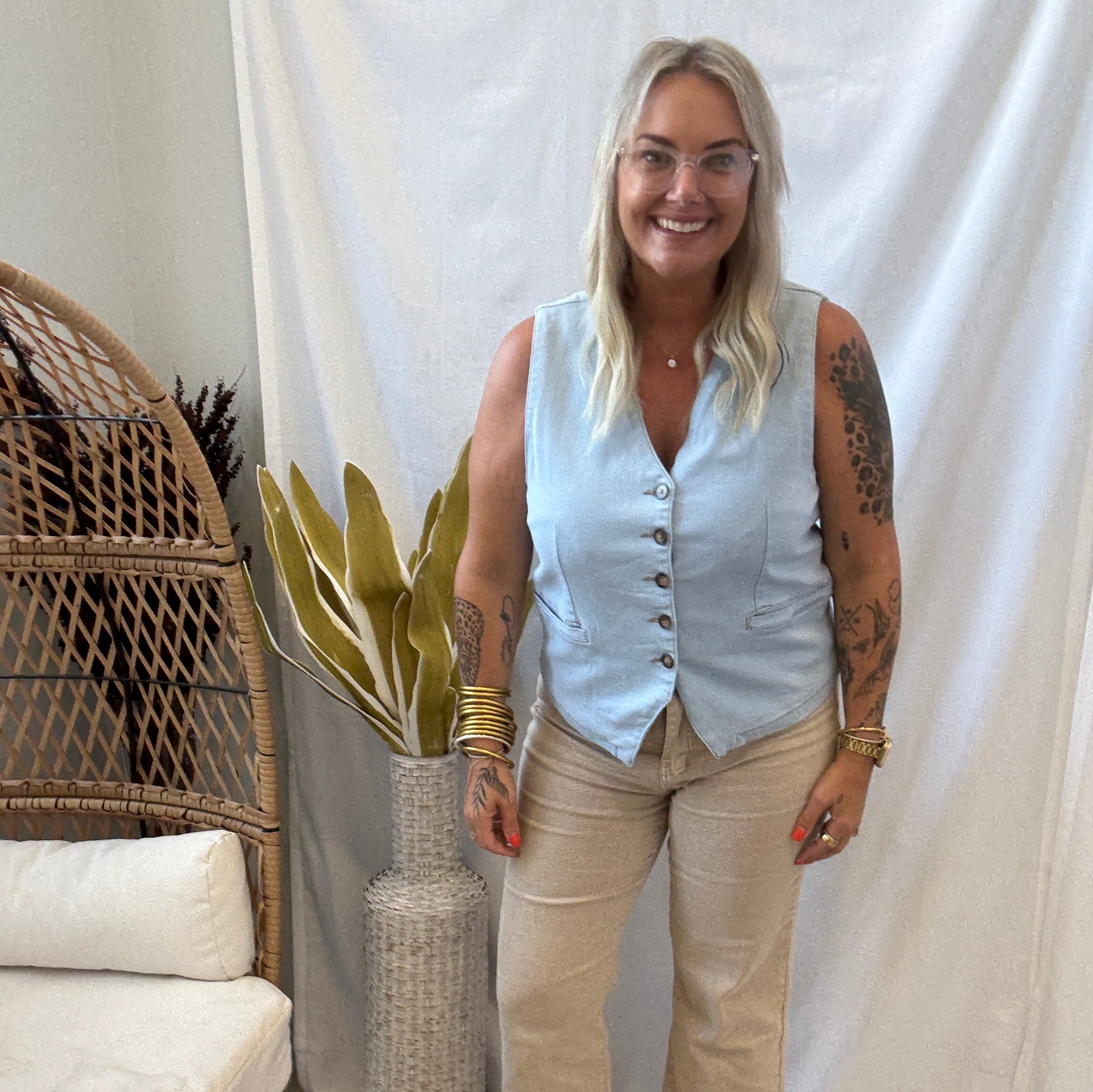 Zoe Tan Washed Jeans-Final Sale-Jeans-Zenana-The Silo Boutique, Women's Fashion Boutique Located in Warren and Grand Forks North Dakota