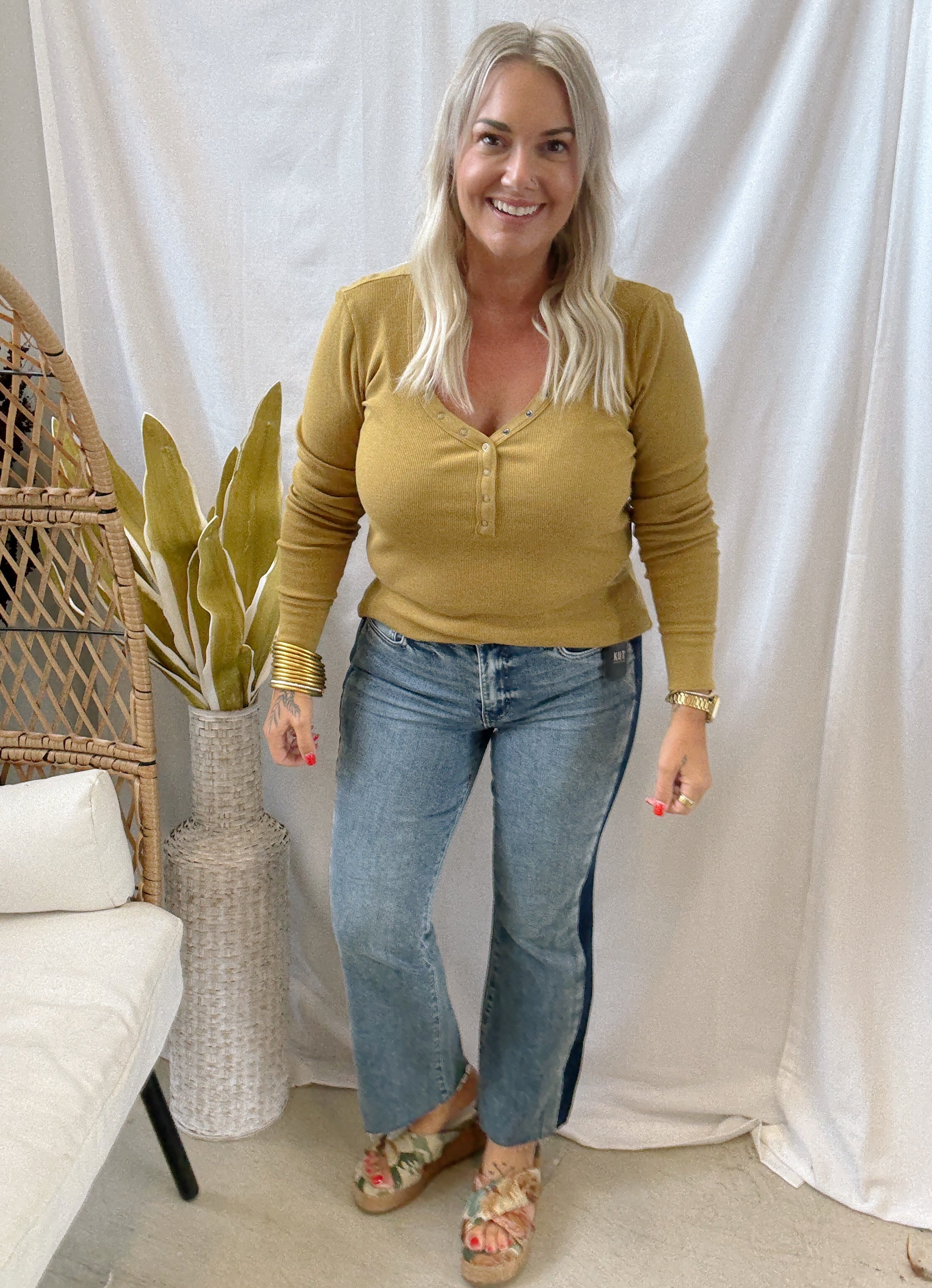 Kut Kelsey High Rise Ankle Flare Jeans-Final Sale-Jeans-Kut-The Silo Boutique, Women's Fashion Boutique Located in Warren and Grand Forks North Dakota