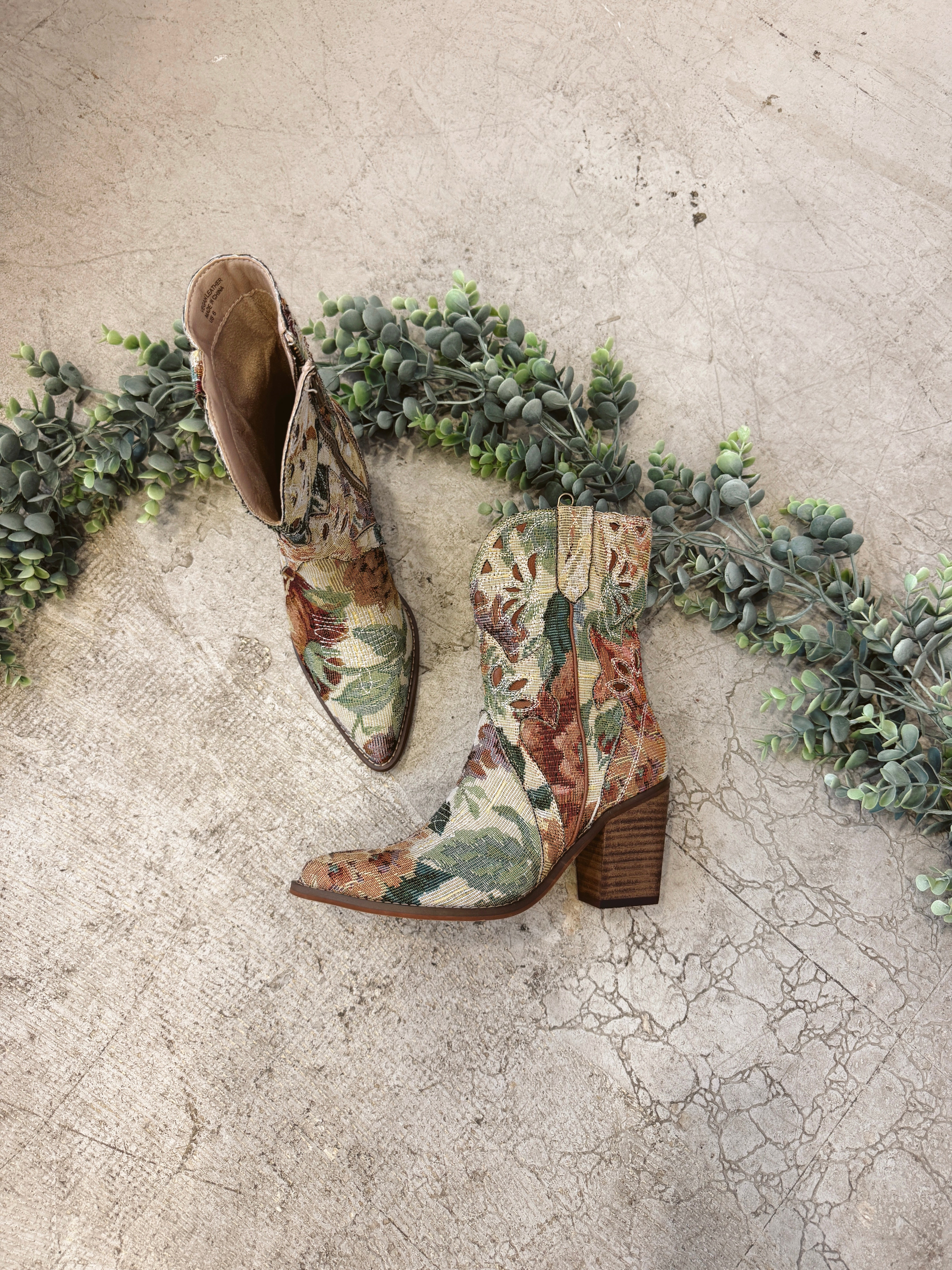Oasis Society Floral Sorel Boot-Boots-oasis society-The Silo Boutique, Women's Fashion Boutique Located in Warren and Grand Forks North Dakota