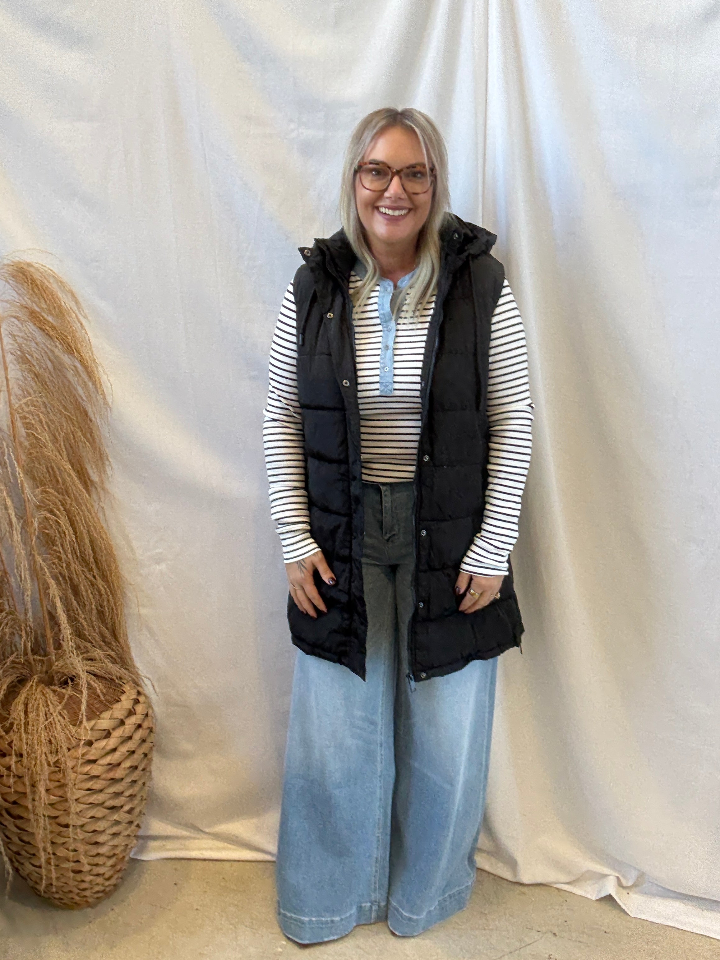 Long Puffer Vest-Black-Vests-diamonante-The Silo Boutique, Women's Fashion Boutique Located in Warren and Grand Forks North Dakota