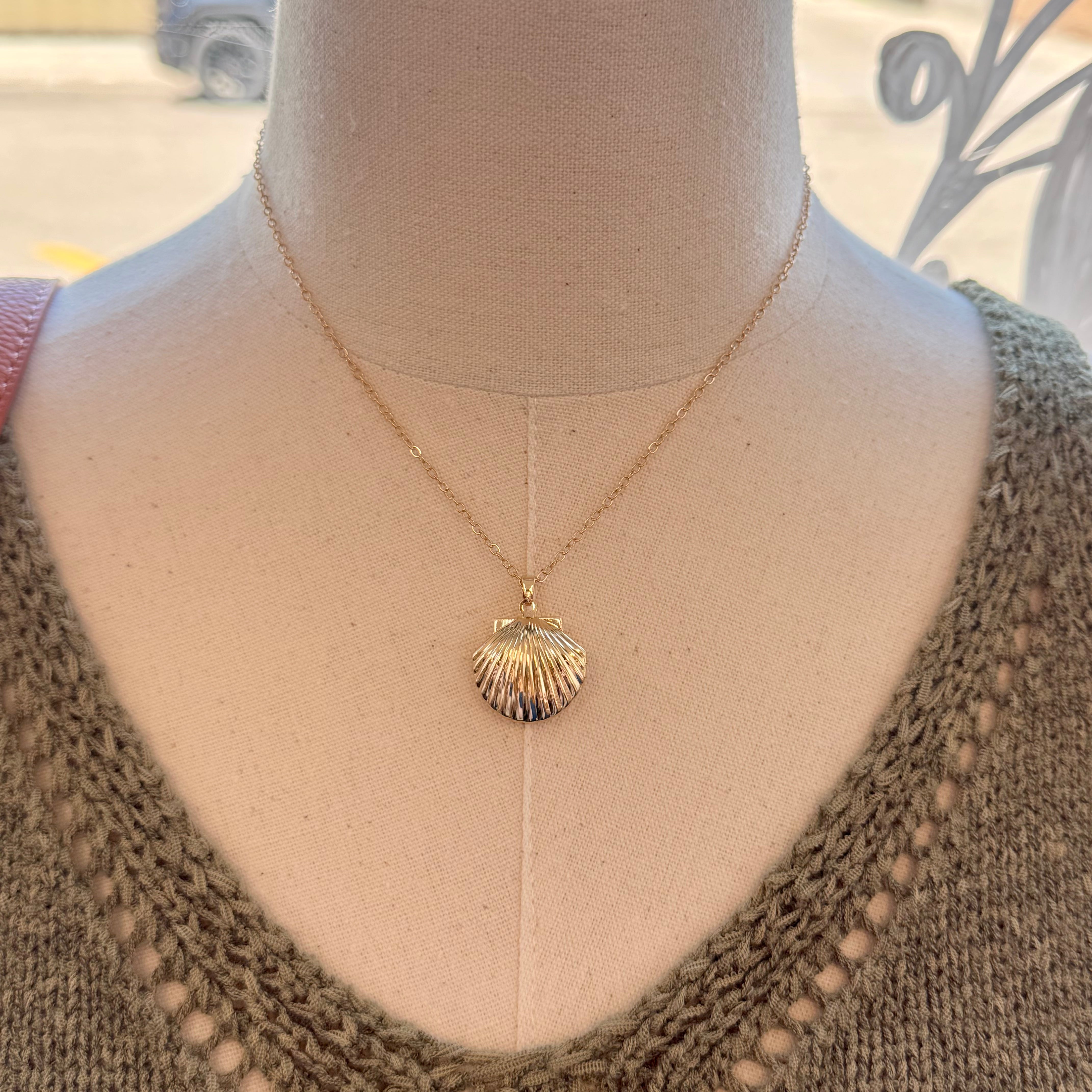 Shell Locket Necklace-Necklaces-zad-The Silo Boutique, Women's Fashion Boutique Located in Warren and Grand Forks North Dakota