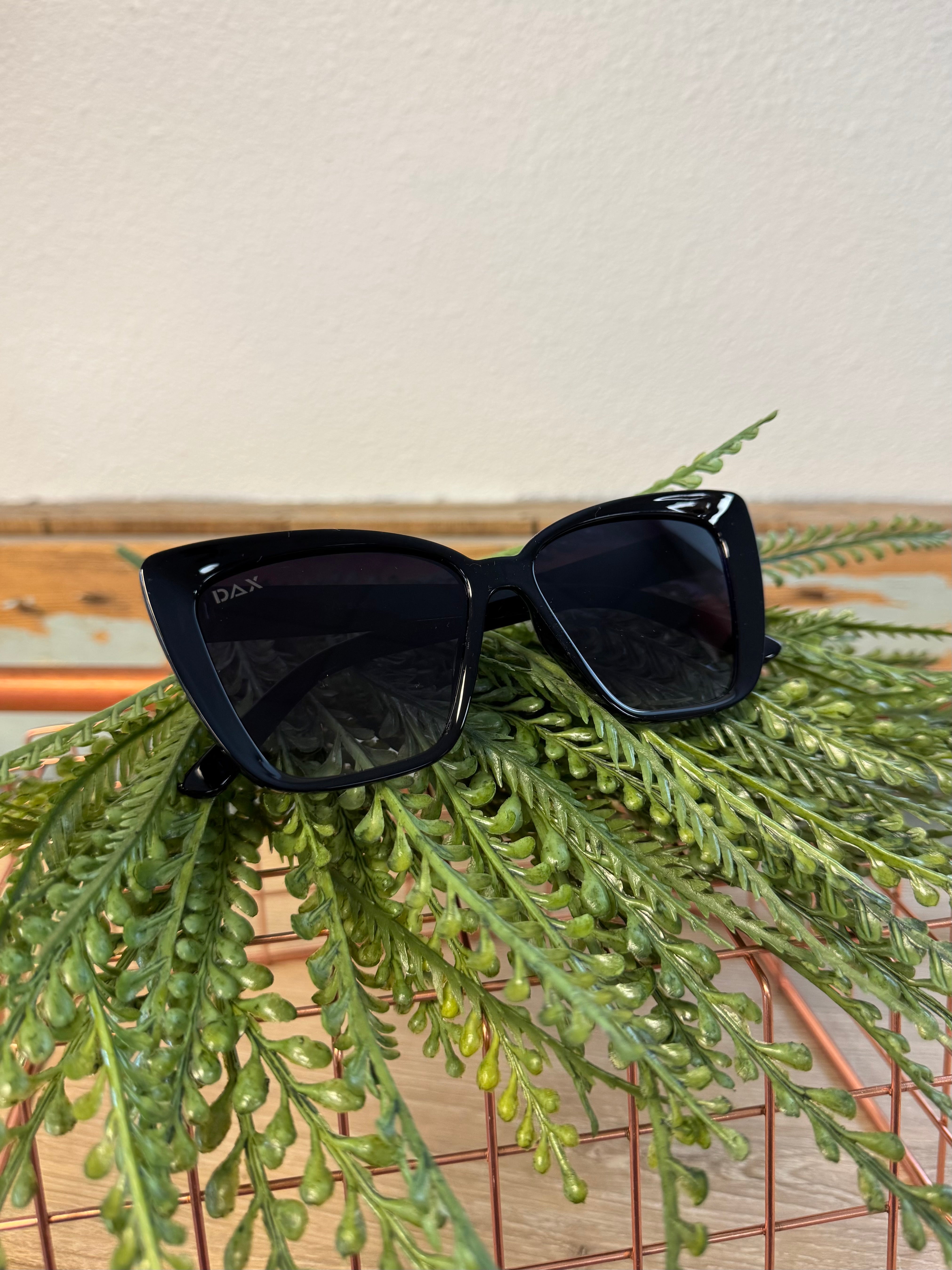 Dax Callie Sunglasses-Sunglasses-dax-The Silo Boutique, Women's Fashion Boutique Located in Warren and Grand Forks North Dakota