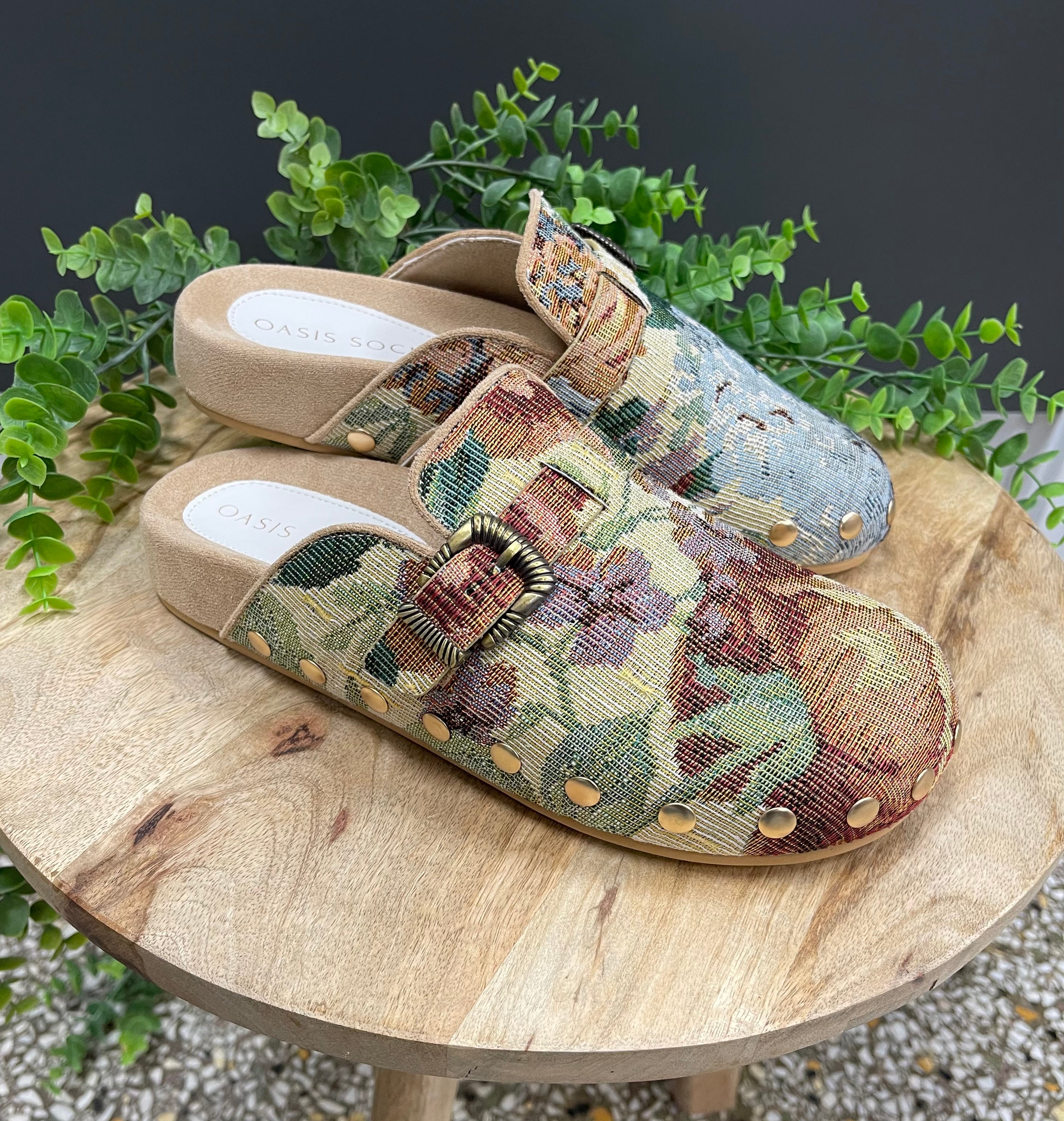 Oasis Society Toni Floral Clog-Clogs-oasis society-The Silo Boutique, Women's Fashion Boutique Located in Warren and Grand Forks North Dakota