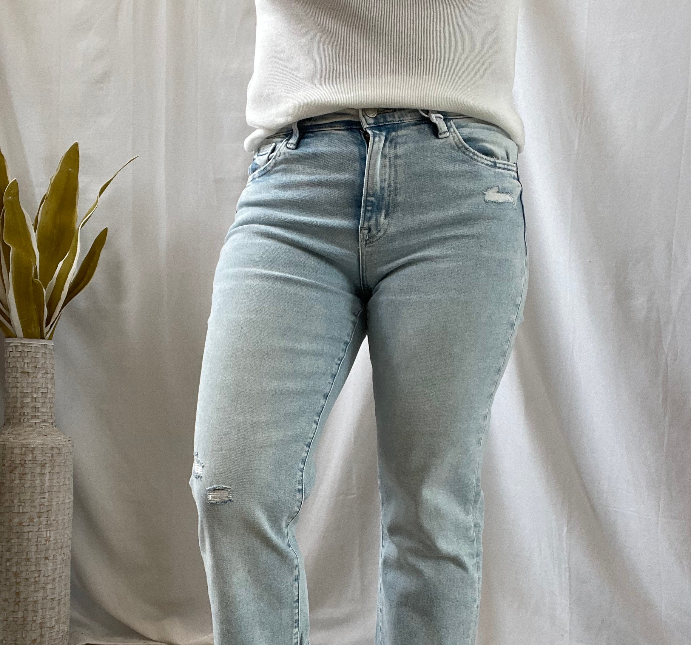 Vervet Wow Straight Crop Jeans-Final Sale-Jeans-vervet-The Silo Boutique, Women's Fashion Boutique Located in Warren and Grand Forks North Dakota