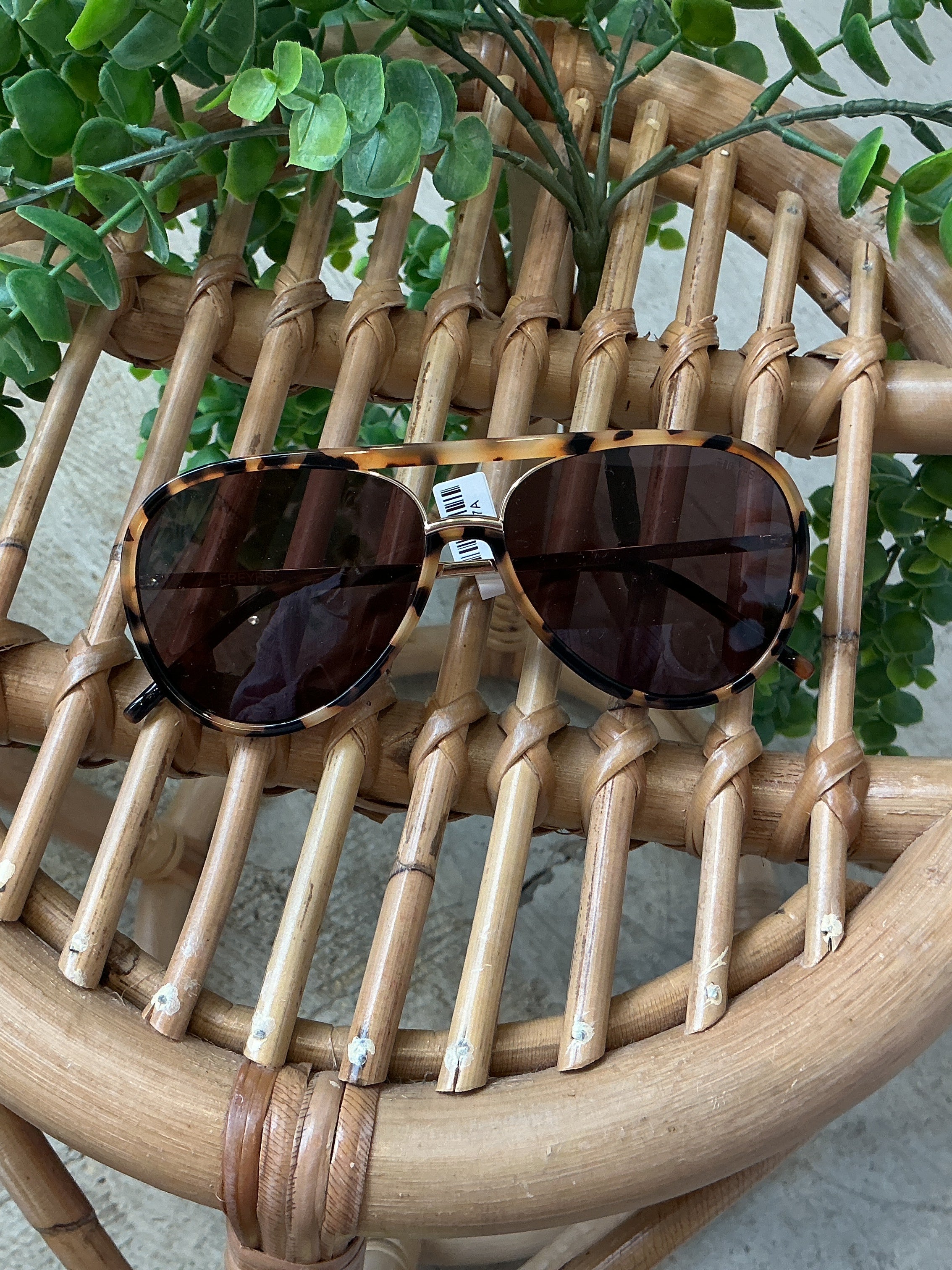 Freyrs Shay Tortoise Sunglasses-Brown-Sunglasses-freyers-The Silo Boutique, Women's Fashion Boutique Located in Warren and Grand Forks North Dakota