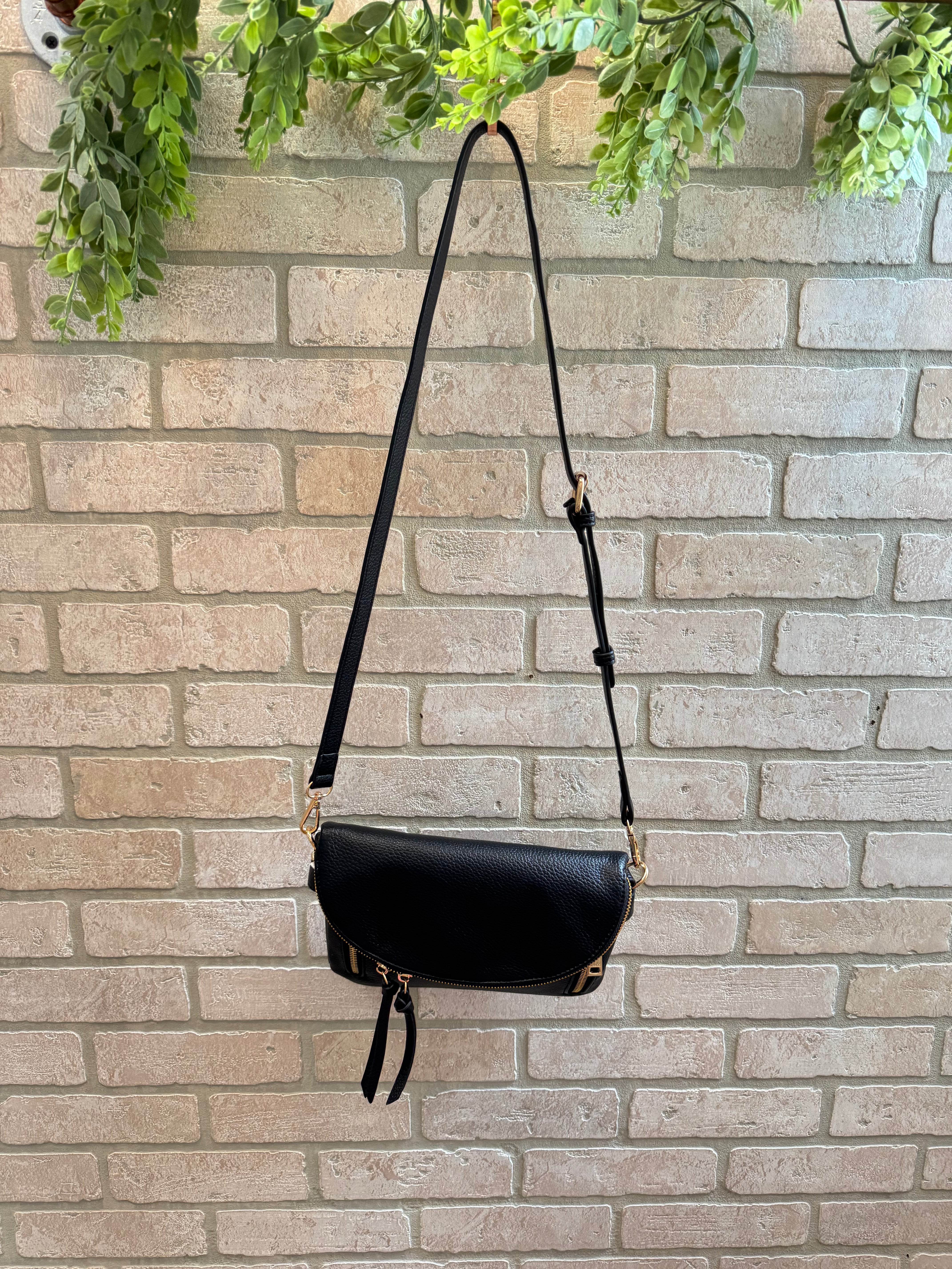 Jen and Co Aubree Purse-Black-Crossbody Purses-Jen and Co-The Silo Boutique, Women's Fashion Boutique Located in Warren and Grand Forks North Dakota