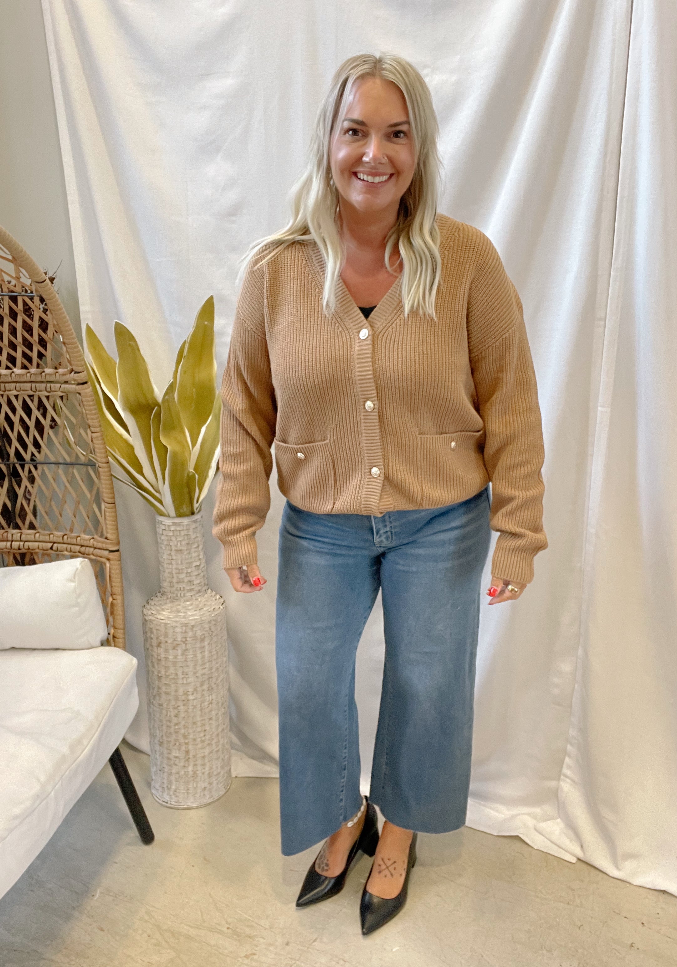 Vervet Right Super Soft Crop Wide Leg Jeans-Final Sale-Jeans-vervet-The Silo Boutique, Women's Fashion Boutique Located in Warren and Grand Forks North Dakota