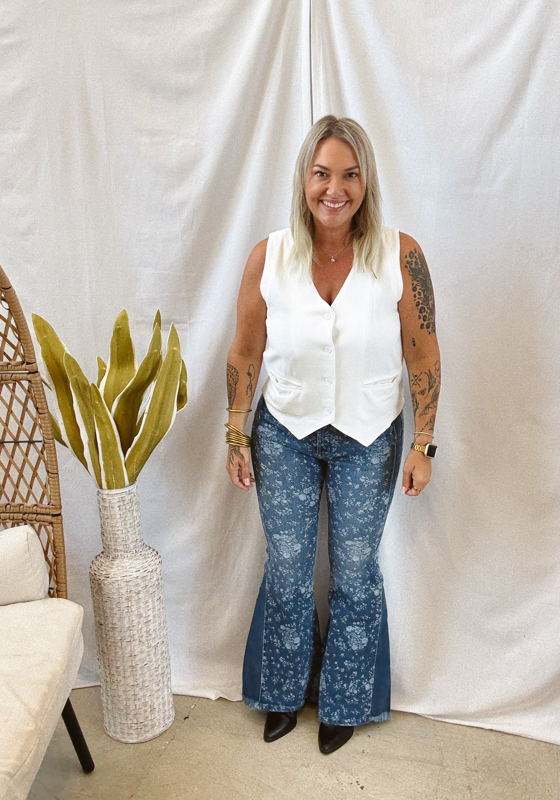 Jo Linen Vest-White-Vests-jodifl-The Silo Boutique, Women's Fashion Boutique Located in Warren and Grand Forks North Dakota