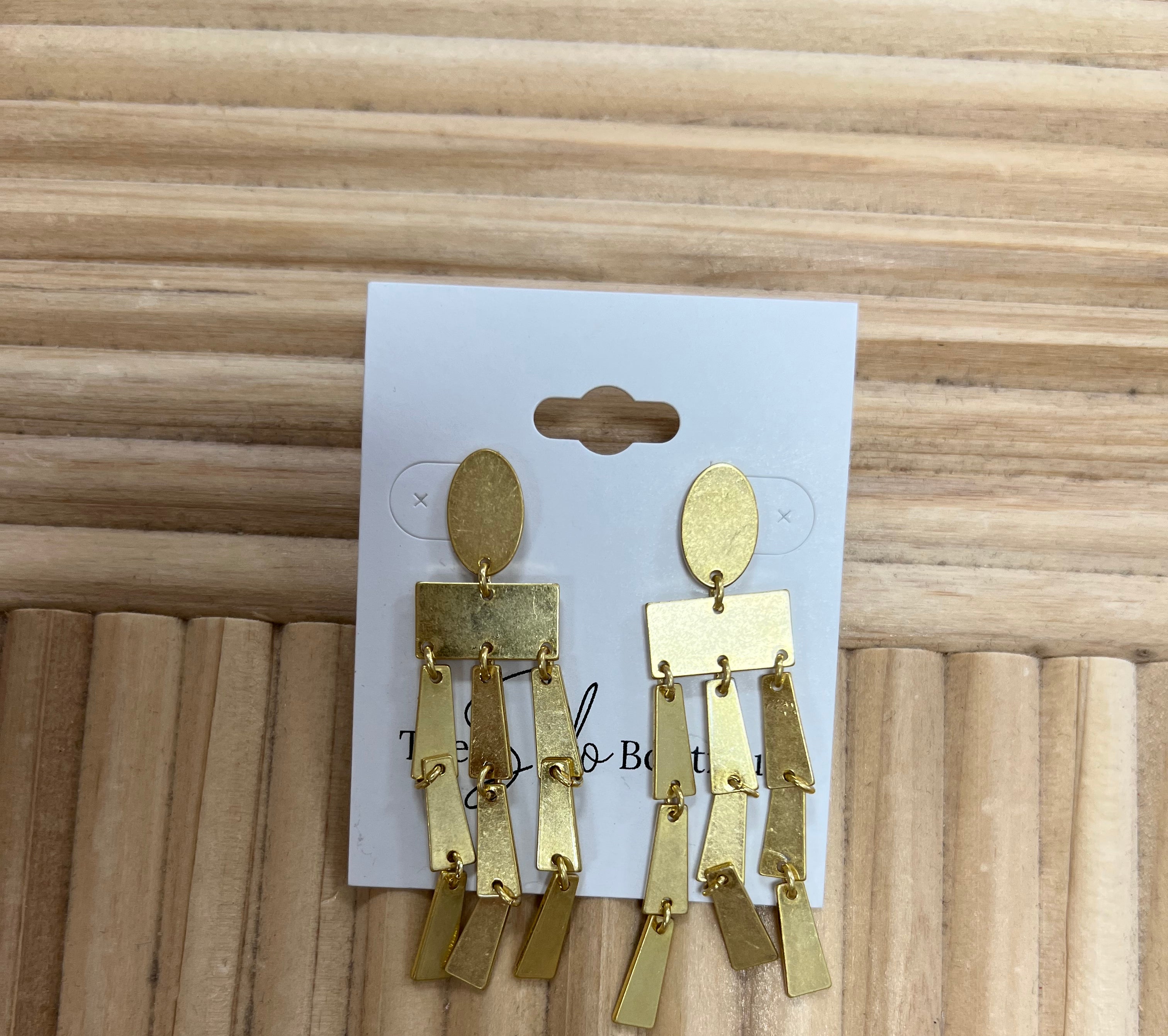 Gold Vintage Dangle Earrings-Earrings-Fame-The Silo Boutique, Women's Fashion Boutique Located in Warren and Grand Forks North Dakota