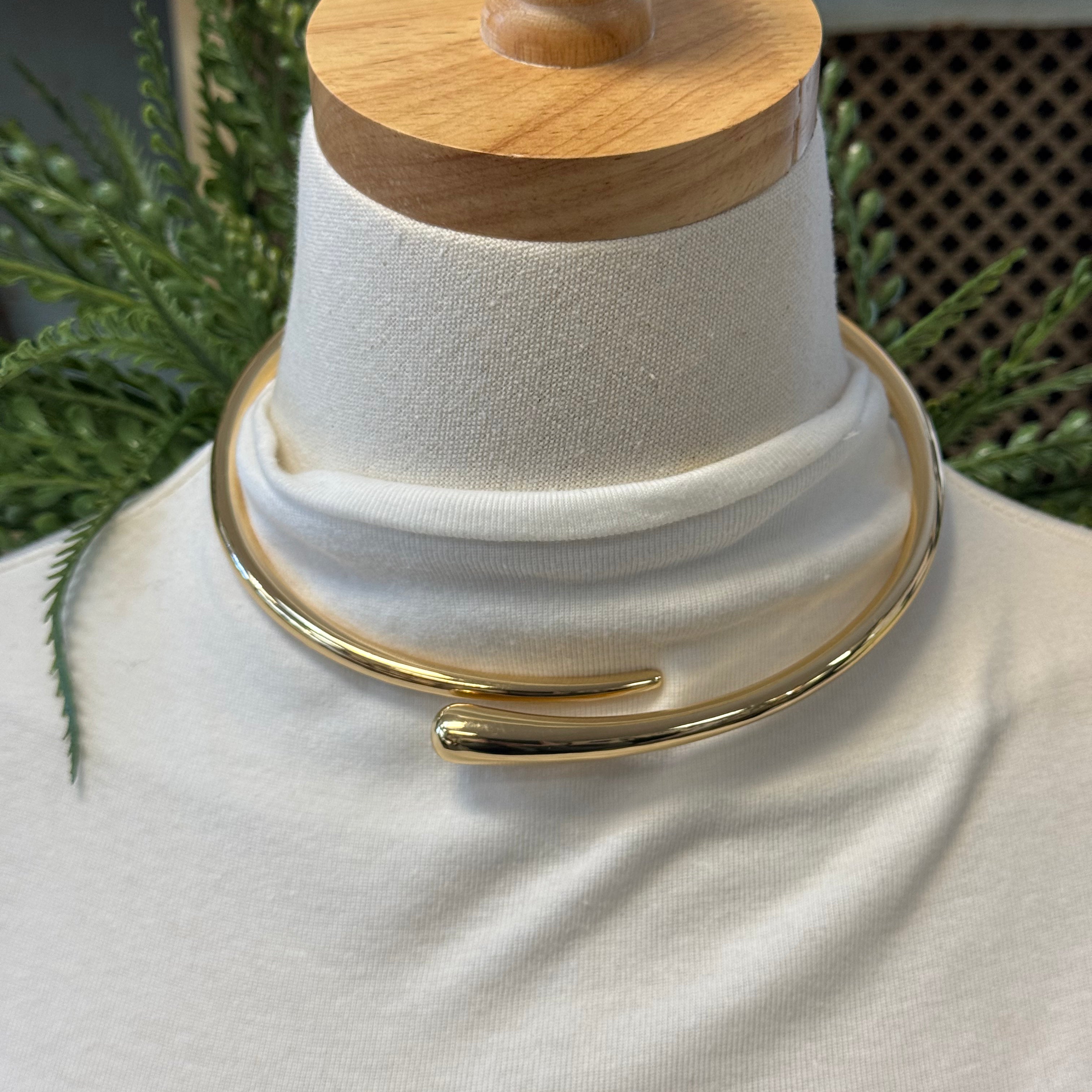Gold Cuff Necklace-Necklaces-fame-The Silo Boutique, Women's Fashion Boutique Located in Warren and Grand Forks North Dakota
