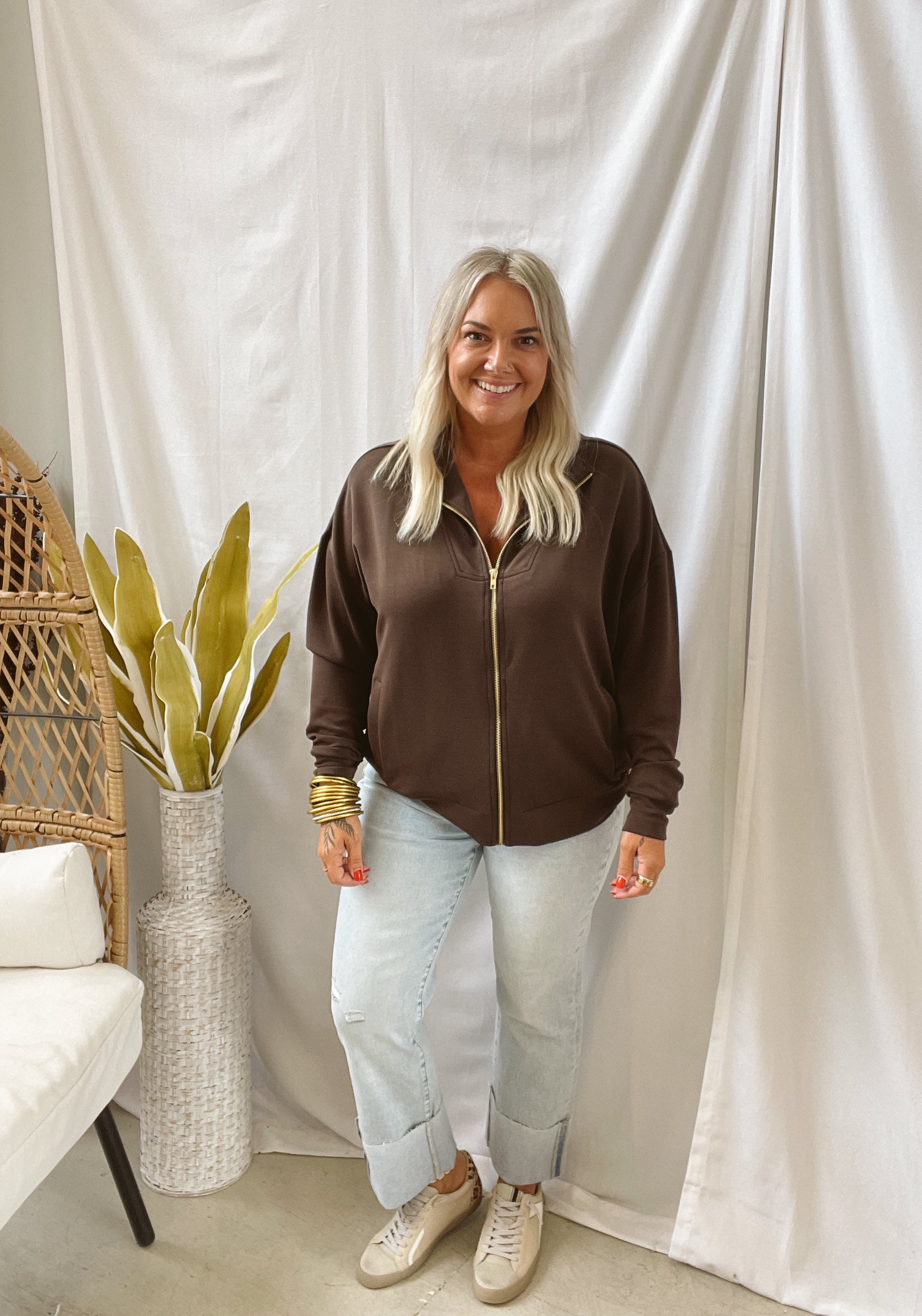 Vervet Wow Straight Crop Jeans-Final Sale-Jeans-vervet-The Silo Boutique, Women's Fashion Boutique Located in Warren and Grand Forks North Dakota