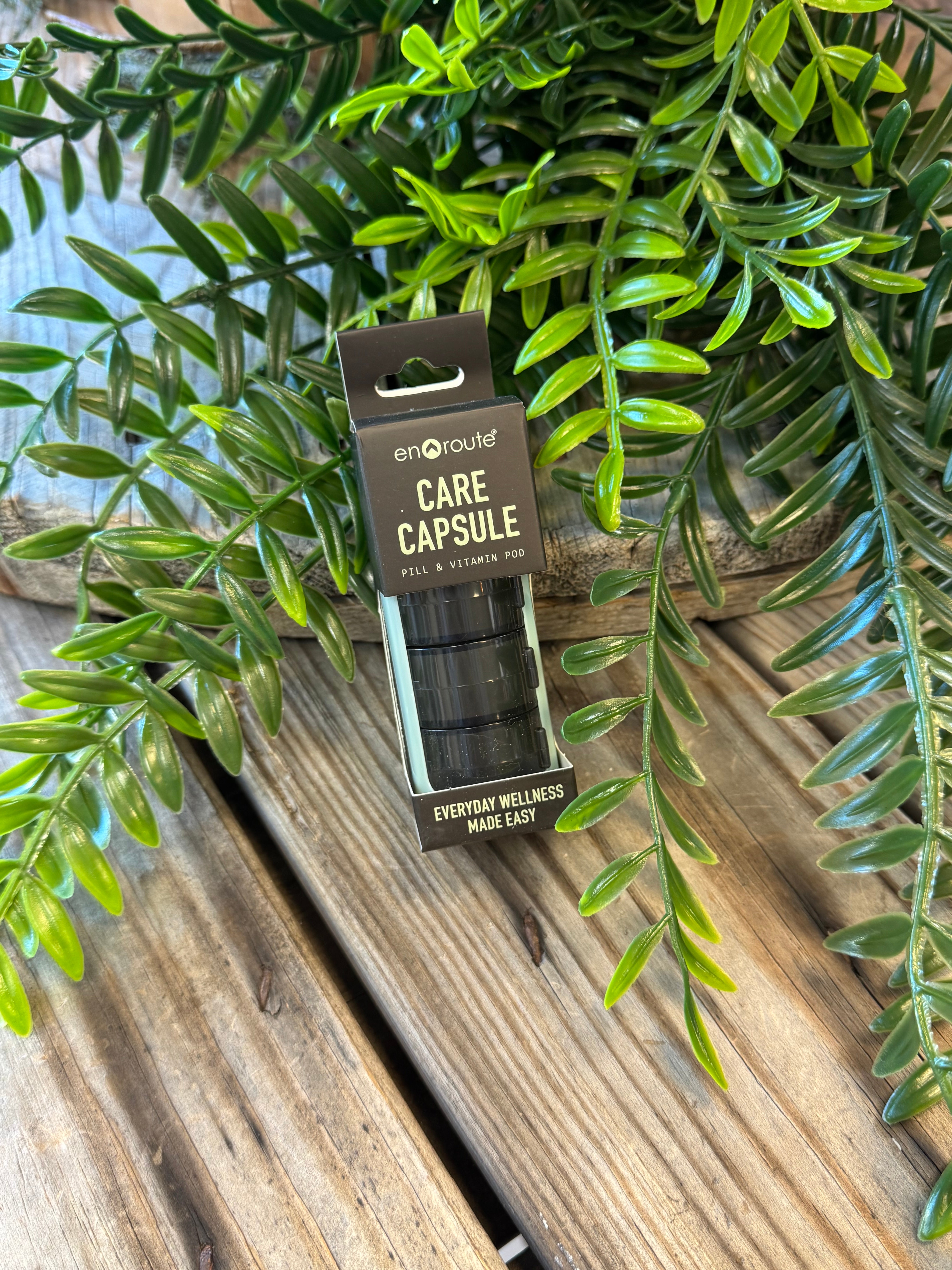 En Route Capsule Case-Beauty-dm-The Silo Boutique, Women's Fashion Boutique Located in Warren and Grand Forks North Dakota