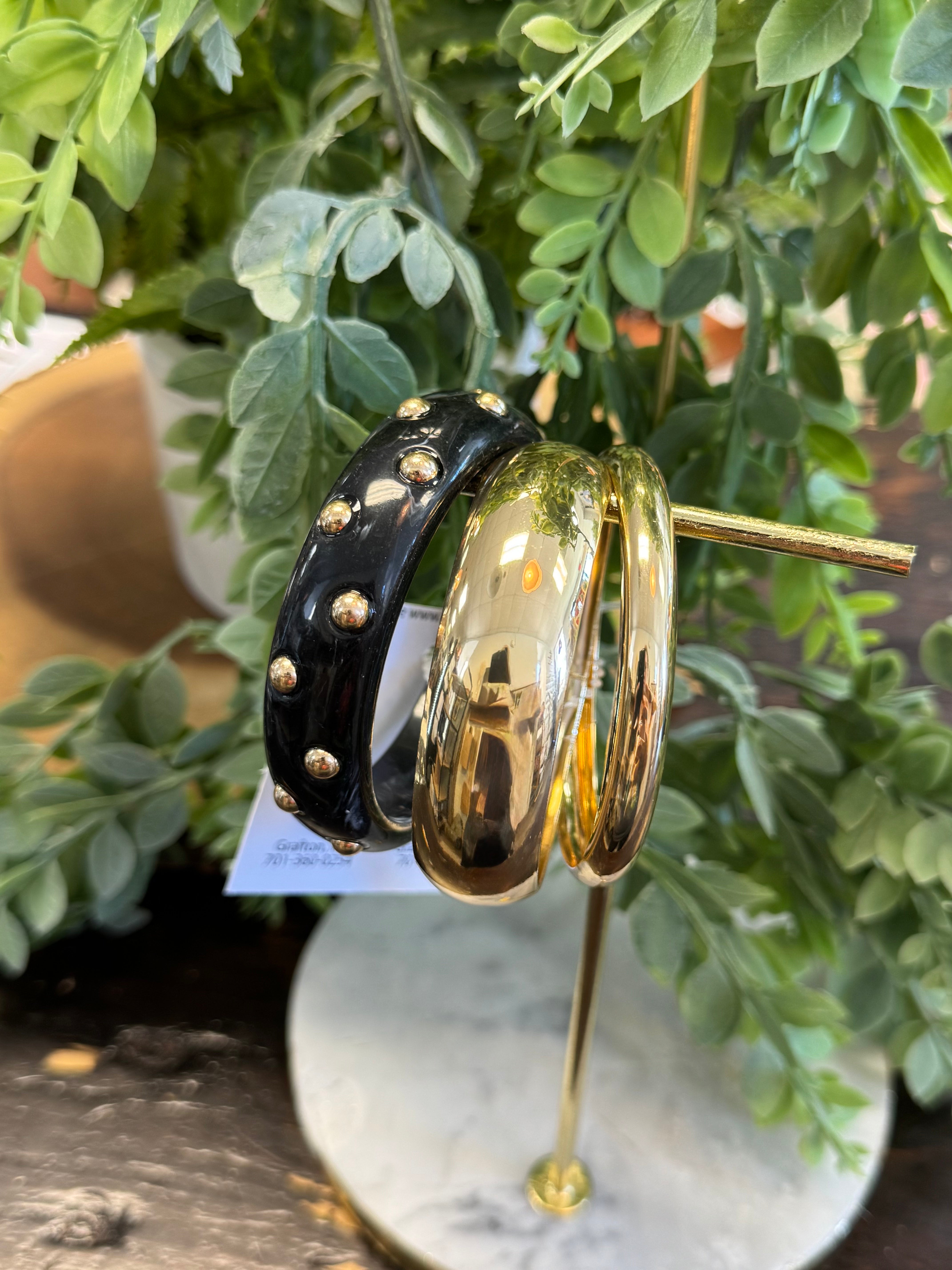 Black Gold Bracelet Set-Bracelets-fame-The Silo Boutique, Women's Fashion Boutique Located in Warren and Grand Forks North Dakota