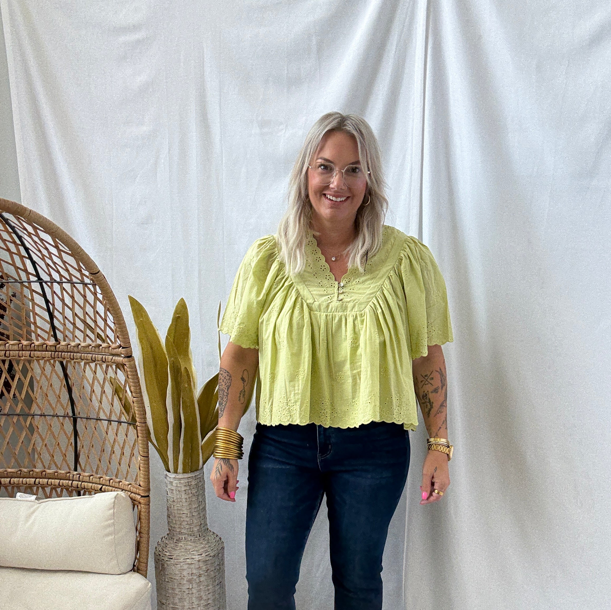 Vervet Growing Light Slim Straight Jeans-Jeans-vervet-The Silo Boutique, Women's Fashion Boutique Located in Warren and Grand Forks North Dakota