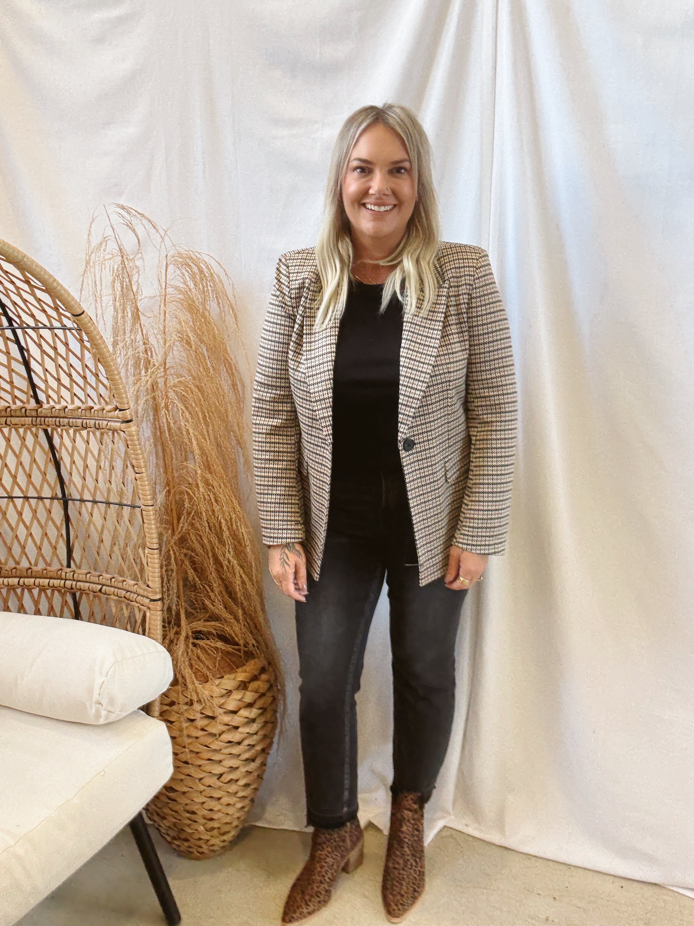 Hazel Houndstooth Plaid Blazer-Blazers-eesome-The Silo Boutique, Women's Fashion Boutique Located in Warren and Grand Forks North Dakota
