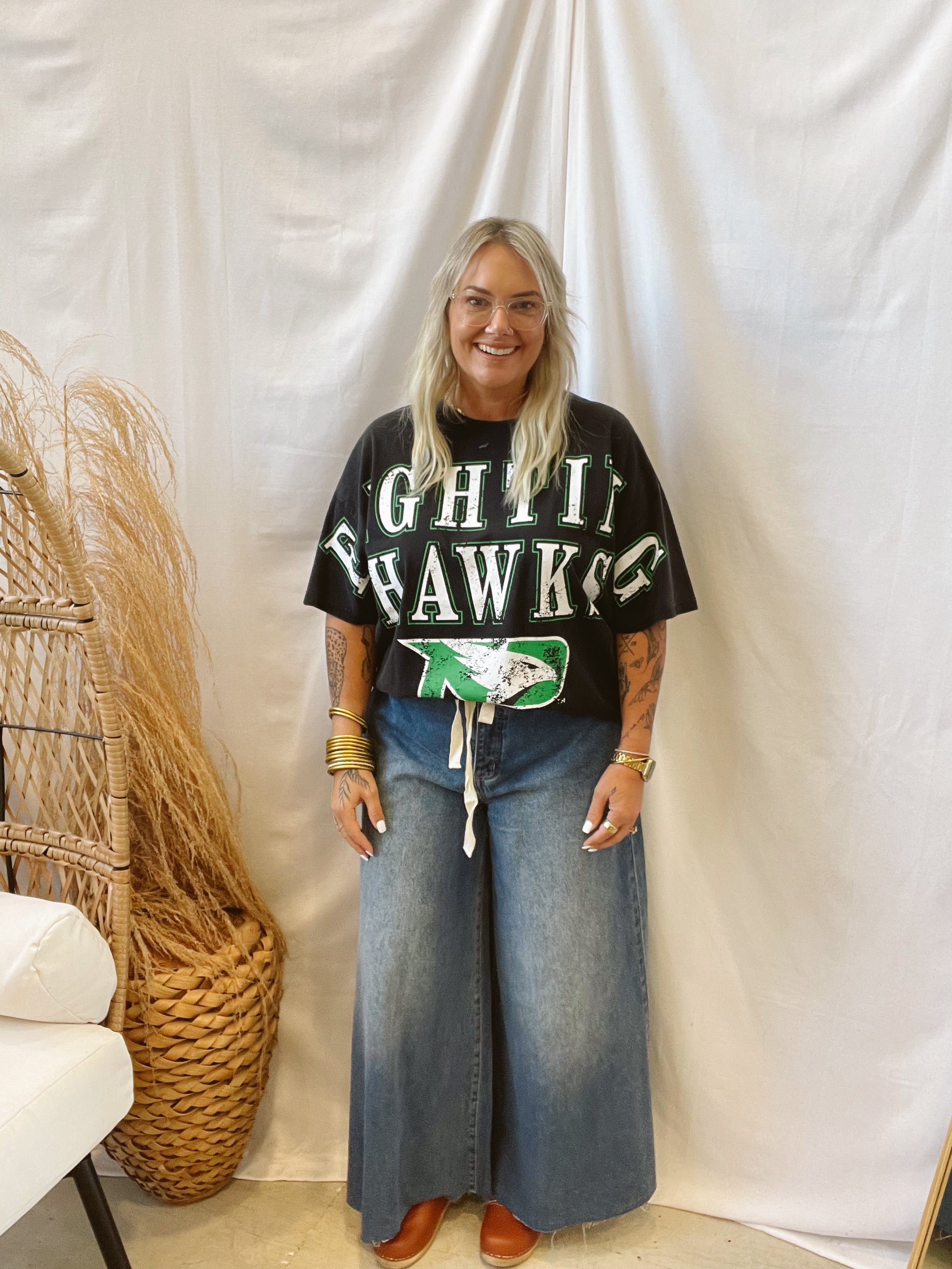 UND Southern Split Oversized Band Tee-Graphic Tees-gameday social-The Silo Boutique, Women's Fashion Boutique Located in Warren and Grand Forks North Dakota