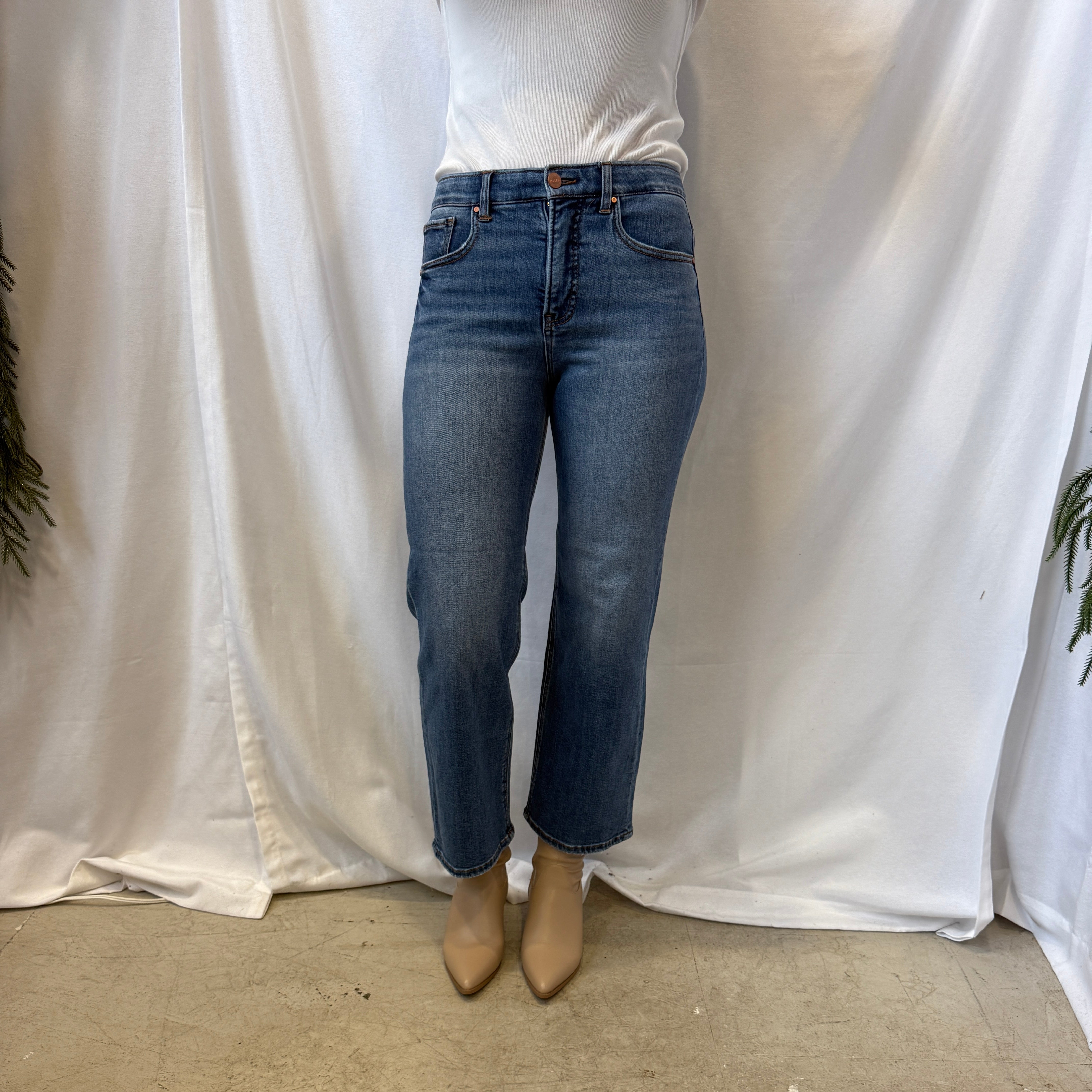 Risen Crop Medium Wash Jeans-Jeans-risen-The Silo Boutique, Women's Fashion Boutique Located in Warren and Grand Forks North Dakota