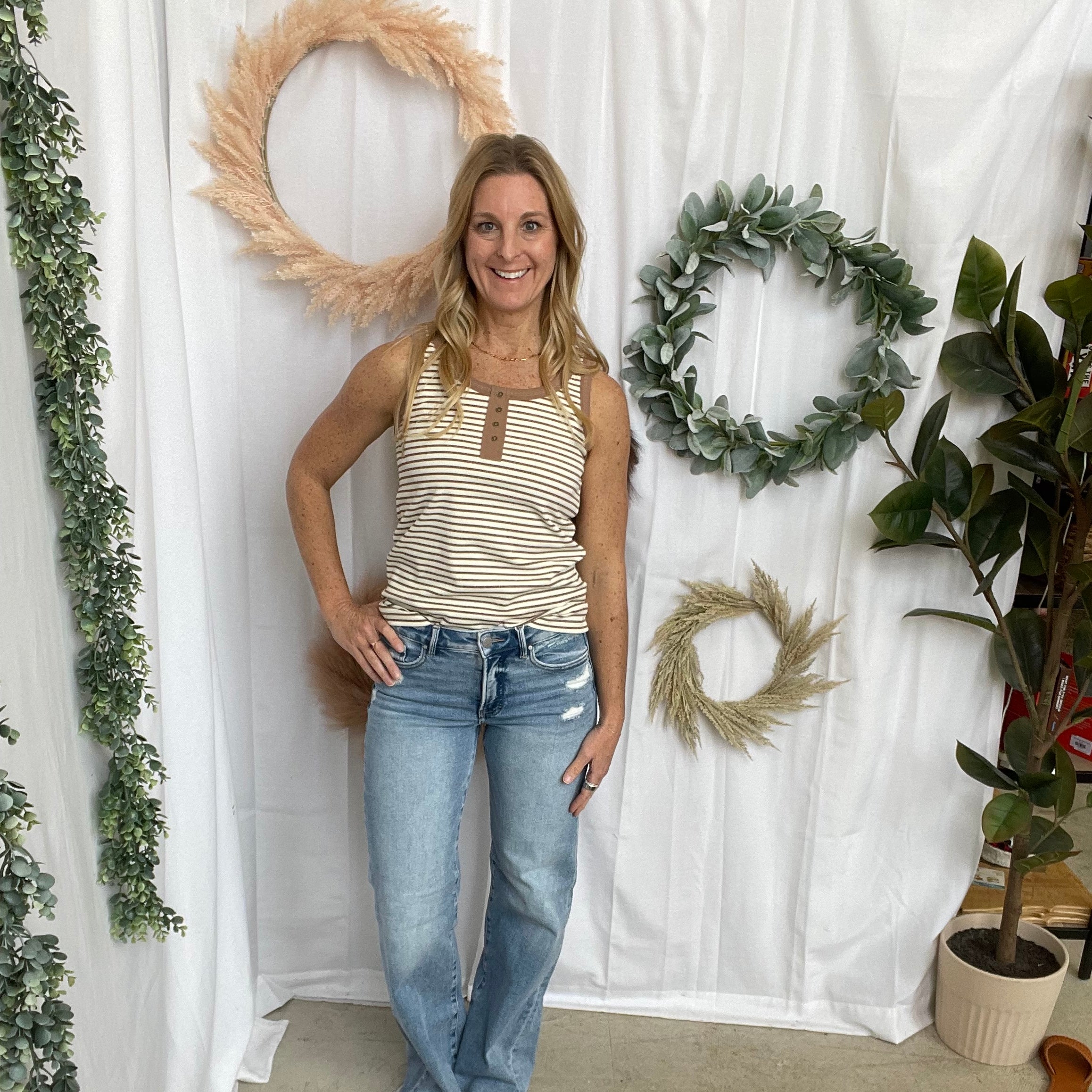 Risen Leslie Light Wide Leg Jeans-Jeans-risen-The Silo Boutique, Women's Fashion Boutique Located in Warren and Grand Forks North Dakota