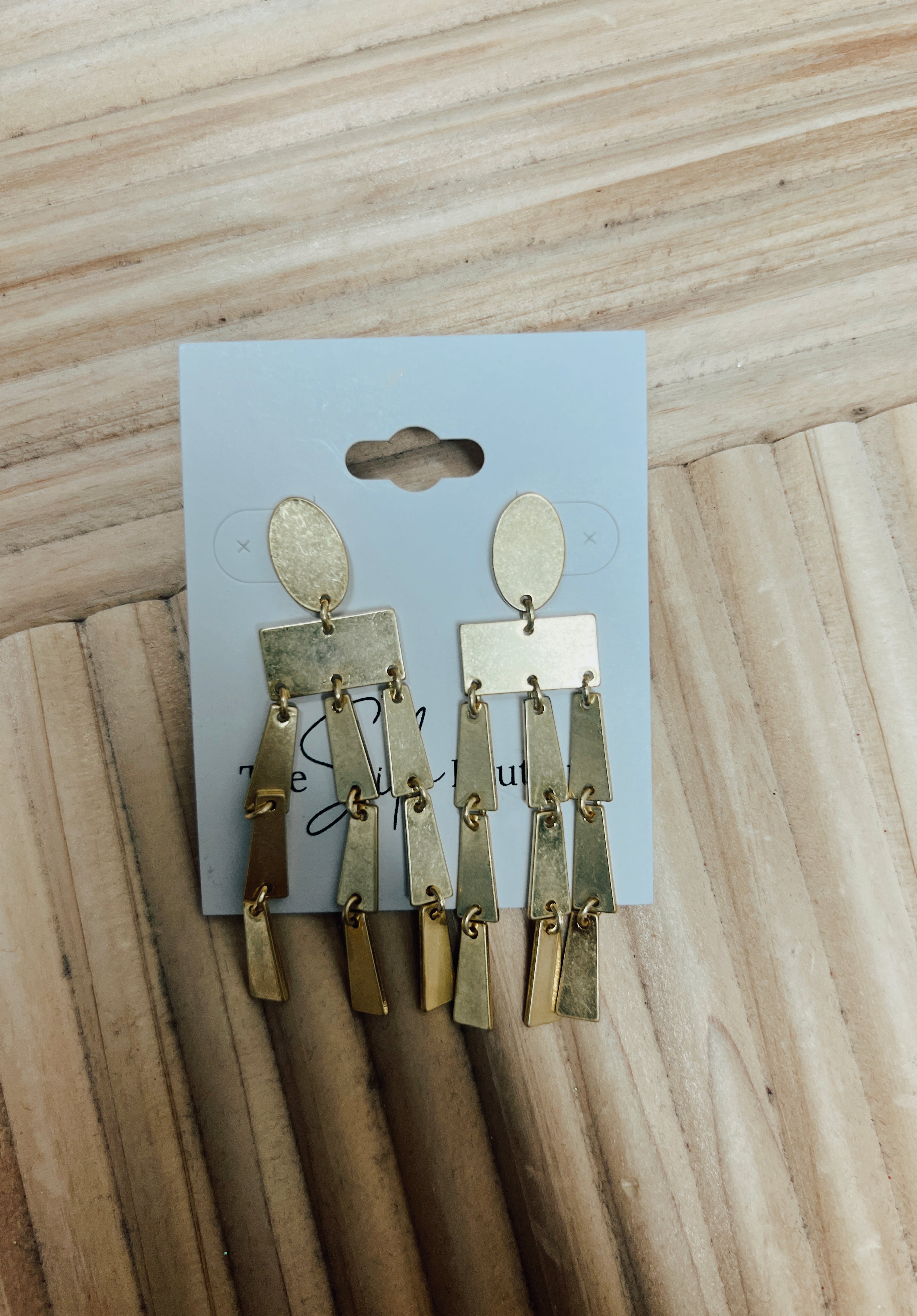 Gold Vintage Dangle Earrings-Earrings-Fame-The Silo Boutique, Women's Fashion Boutique Located in Warren and Grand Forks North Dakota