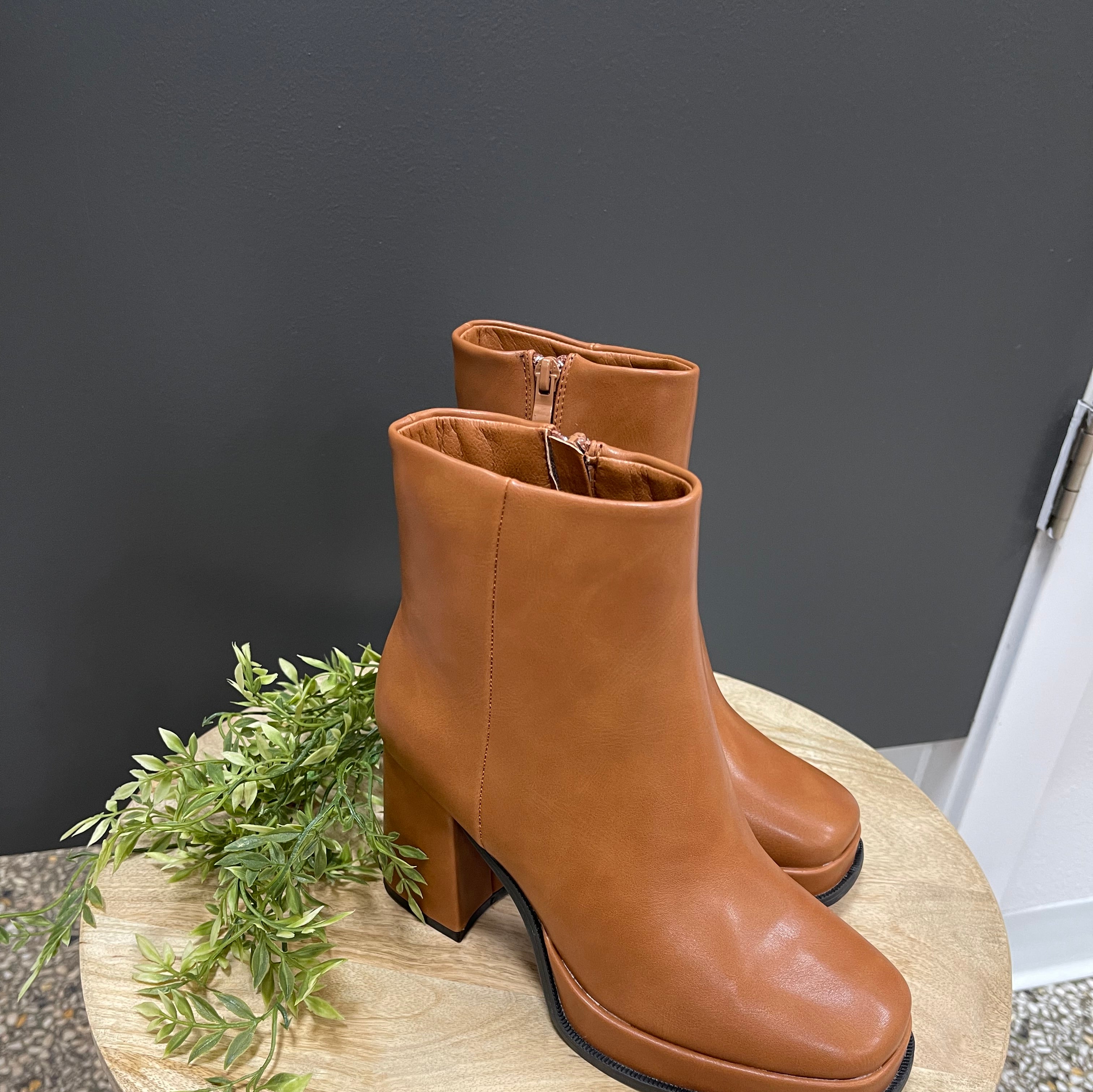 Tan Drake Lug Boot-Boots-Forever Link-The Silo Boutique, Women's Fashion Boutique Located in Warren and Grand Forks North Dakota