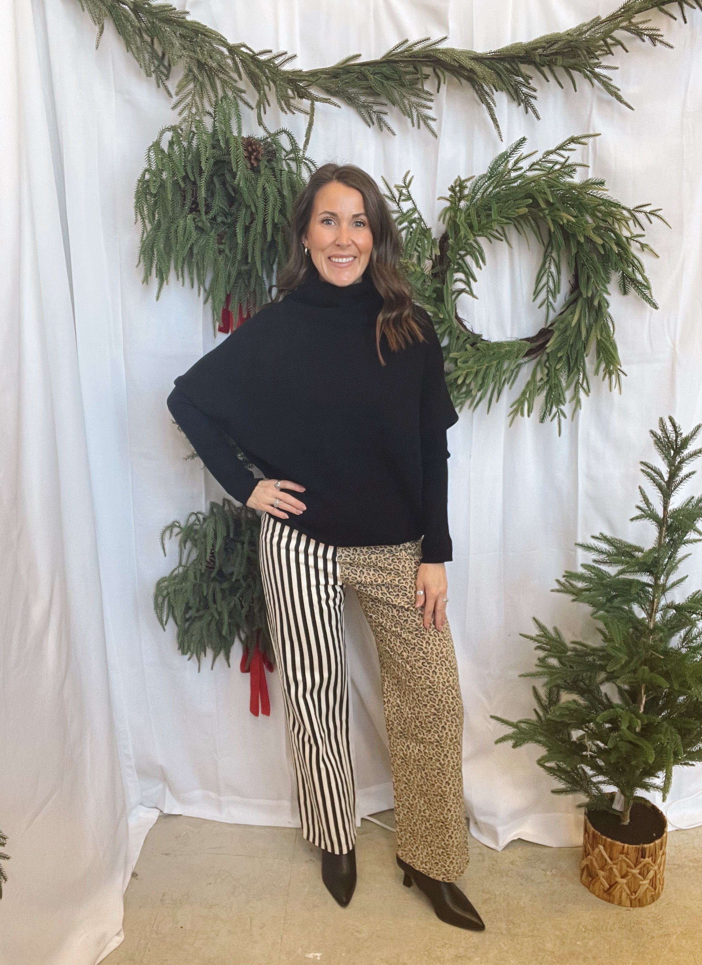 Ivy Sweater-Black-Sweaters-bluivy-The Silo Boutique, Women's Fashion Boutique Located in Warren and Grand Forks North Dakota