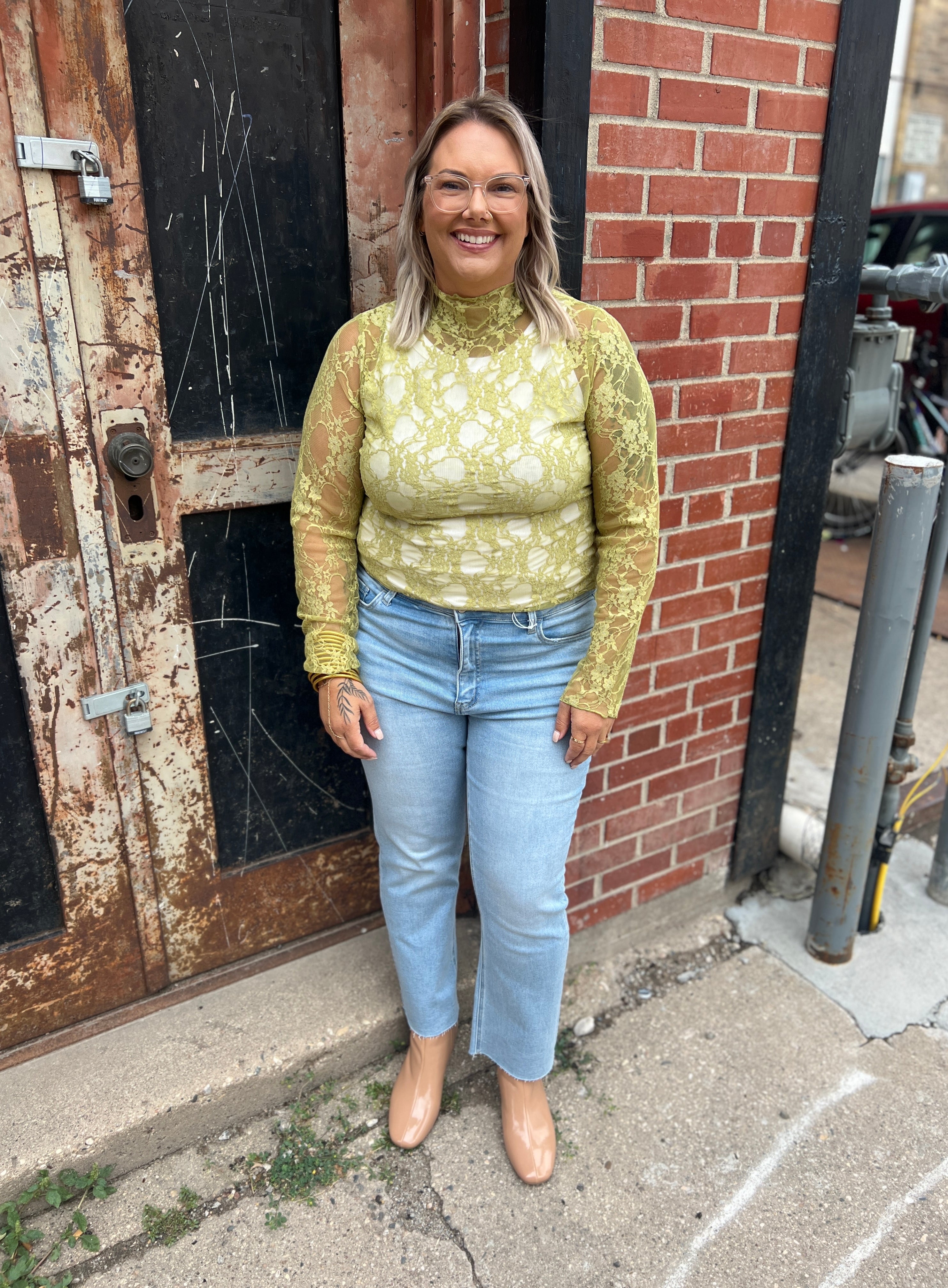 Kiwi Lace Top-top-jade-The Silo Boutique, Women's Fashion Boutique Located in Warren and Grand Forks North Dakota