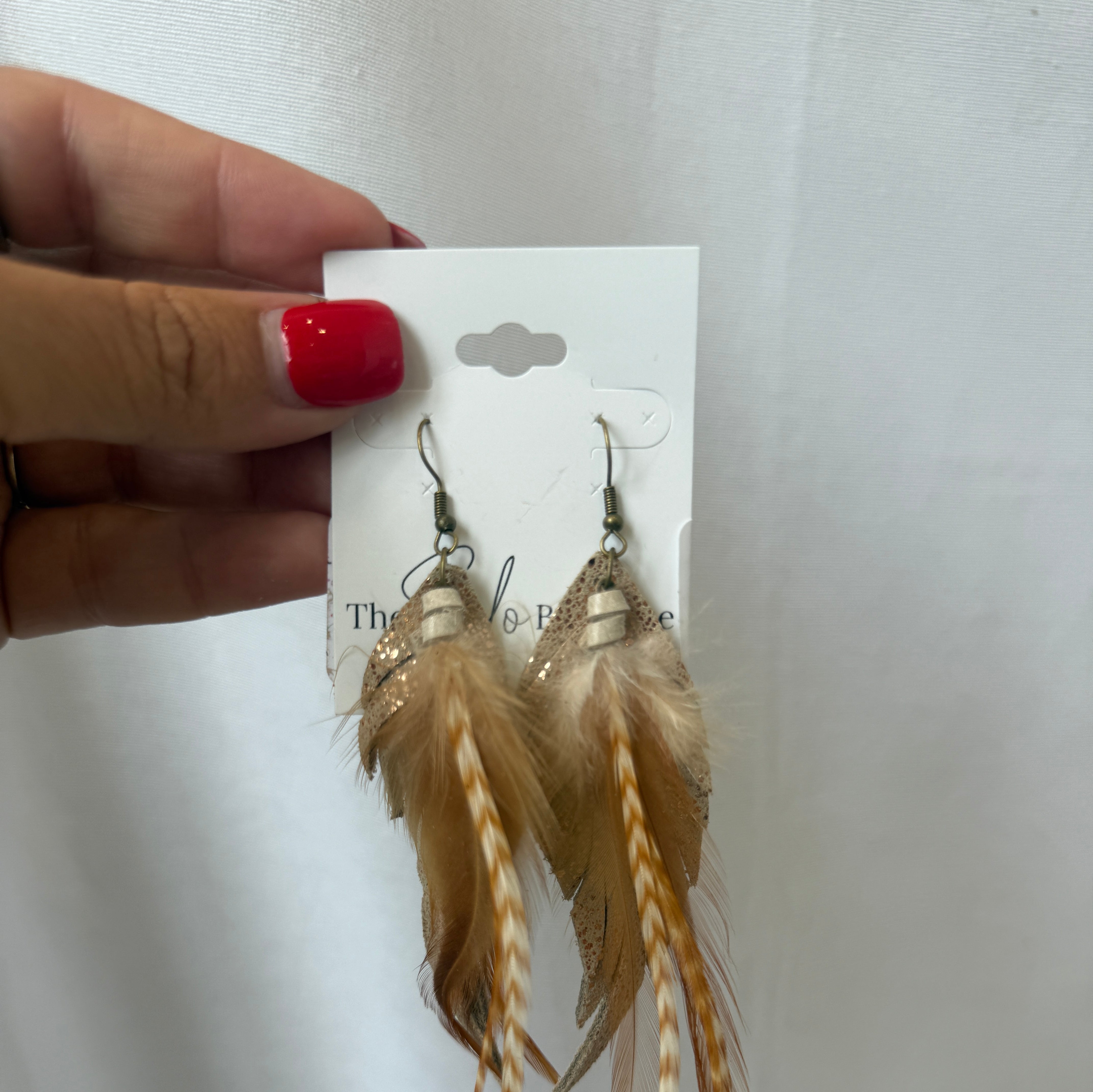Round Up Feather Earrings Rose-Earrings-fringe with faith-The Silo Boutique, Women's Fashion Boutique Located in Warren and Grand Forks North Dakota