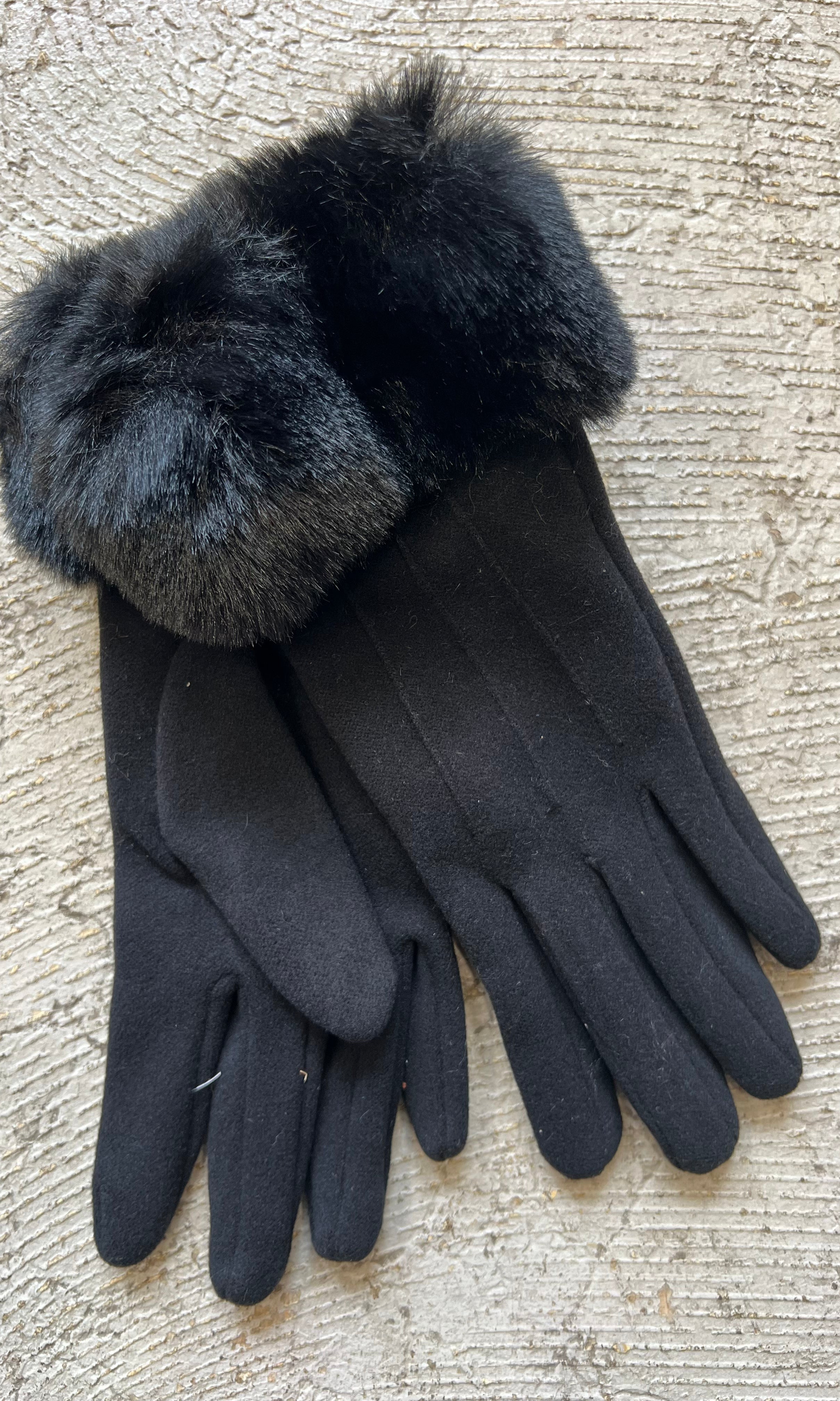 Black Pin Tuck Gloves-Gloves & Mittens-Avenue Zoe-The Silo Boutique, Women's Fashion Boutique Located in Warren and Grand Forks North Dakota