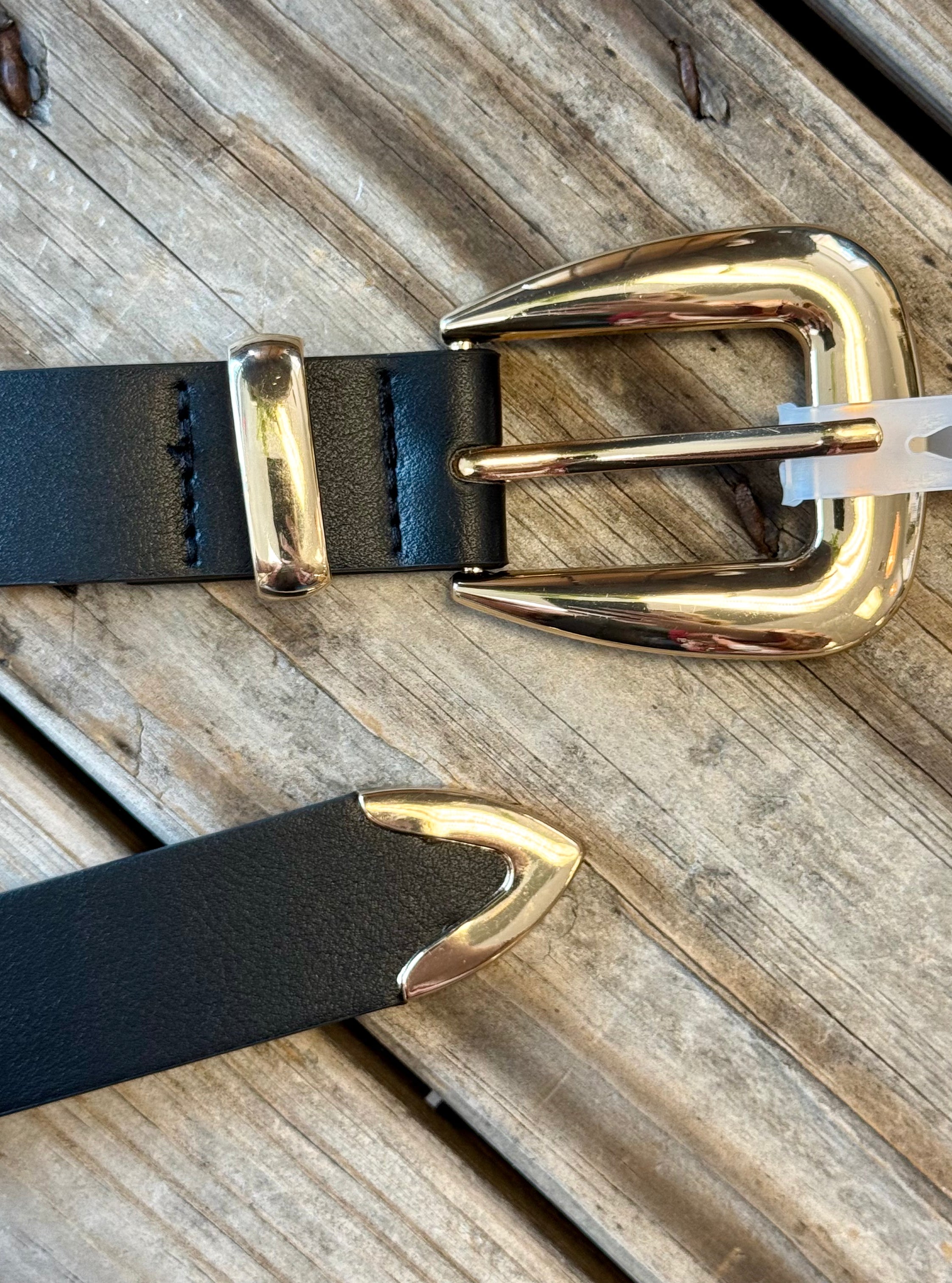 Black Belt with Gold Buckle-Belts-Fame-The Silo Boutique, Women's Fashion Boutique Located in Warren and Grand Forks North Dakota