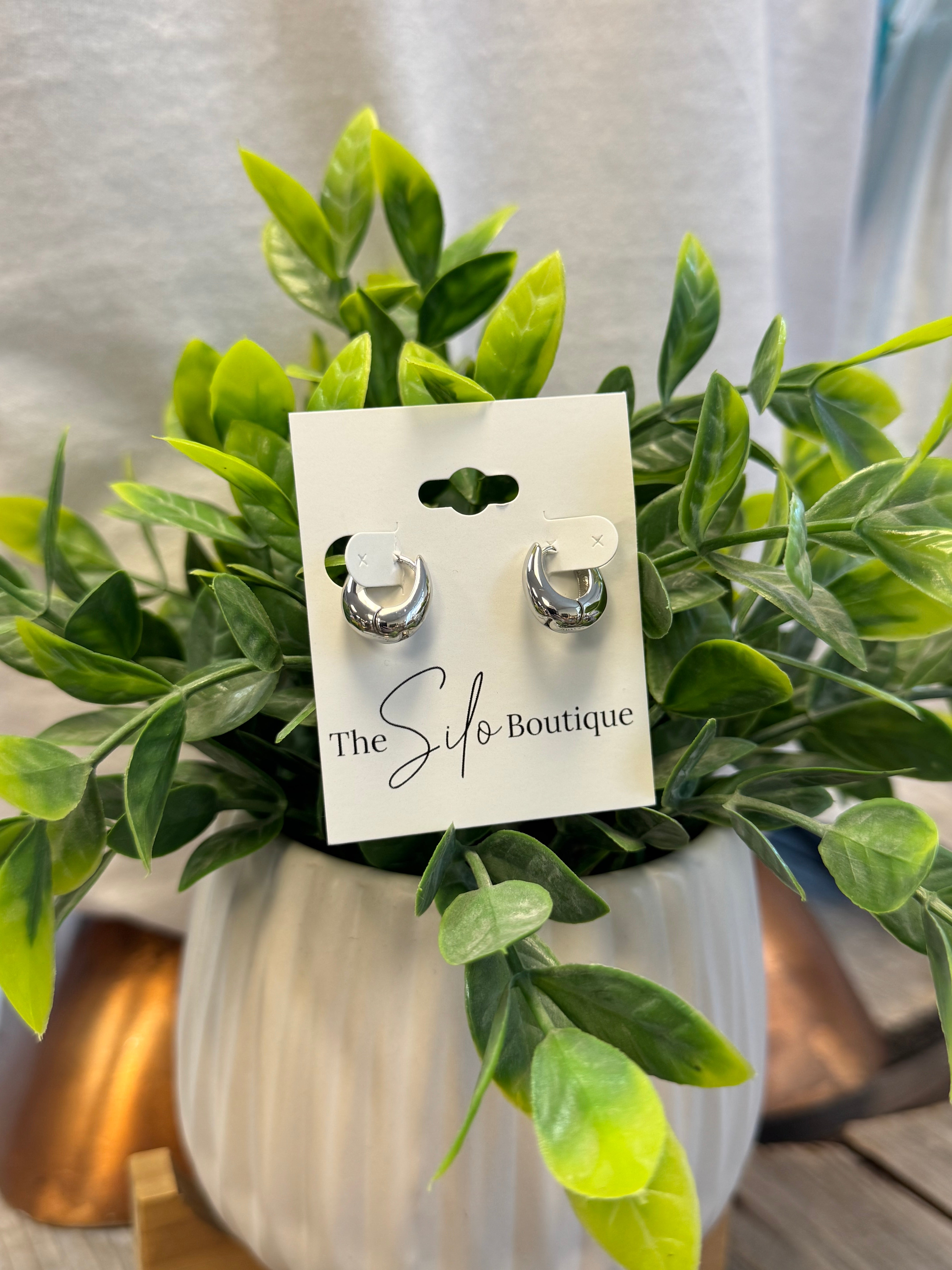 Dipped Hinge Earrings-Earrings-Fame-The Silo Boutique, Women's Fashion Boutique Located in Warren and Grand Forks North Dakota