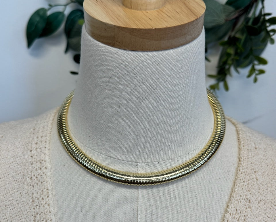 Gold Thick Necklace-Necklaces-Fame-The Silo Boutique, Women's Fashion Boutique Located in Warren and Grand Forks North Dakota