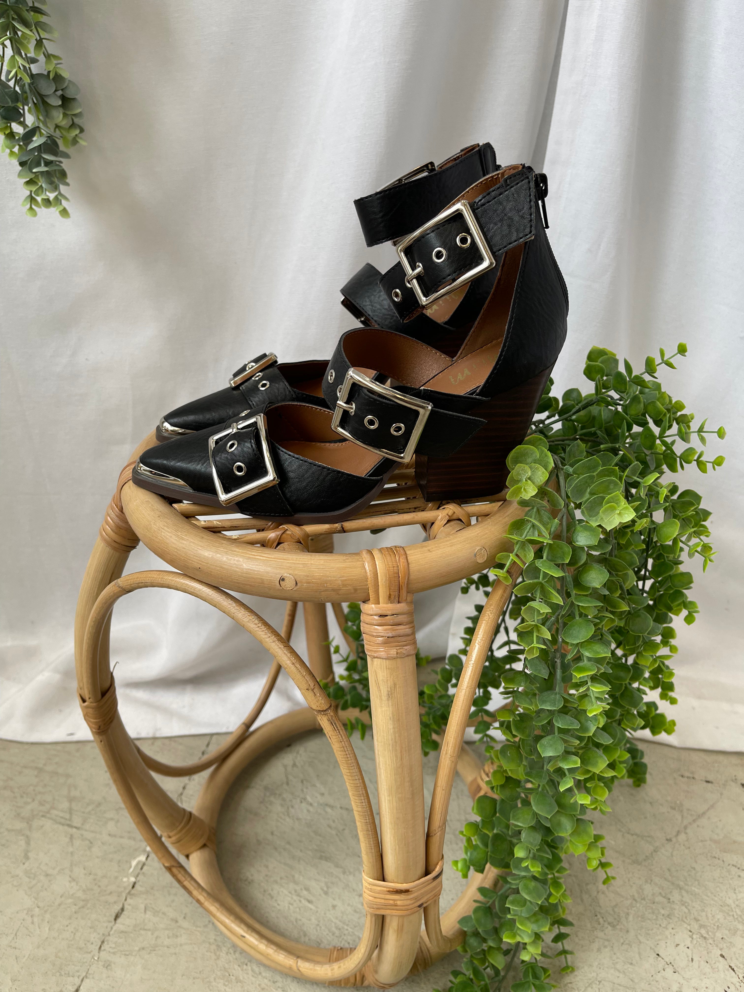 MiiM Hendrix Bootie-Black-Boots-miracle mile-The Silo Boutique, Women's Fashion Boutique Located in Warren and Grand Forks North Dakota