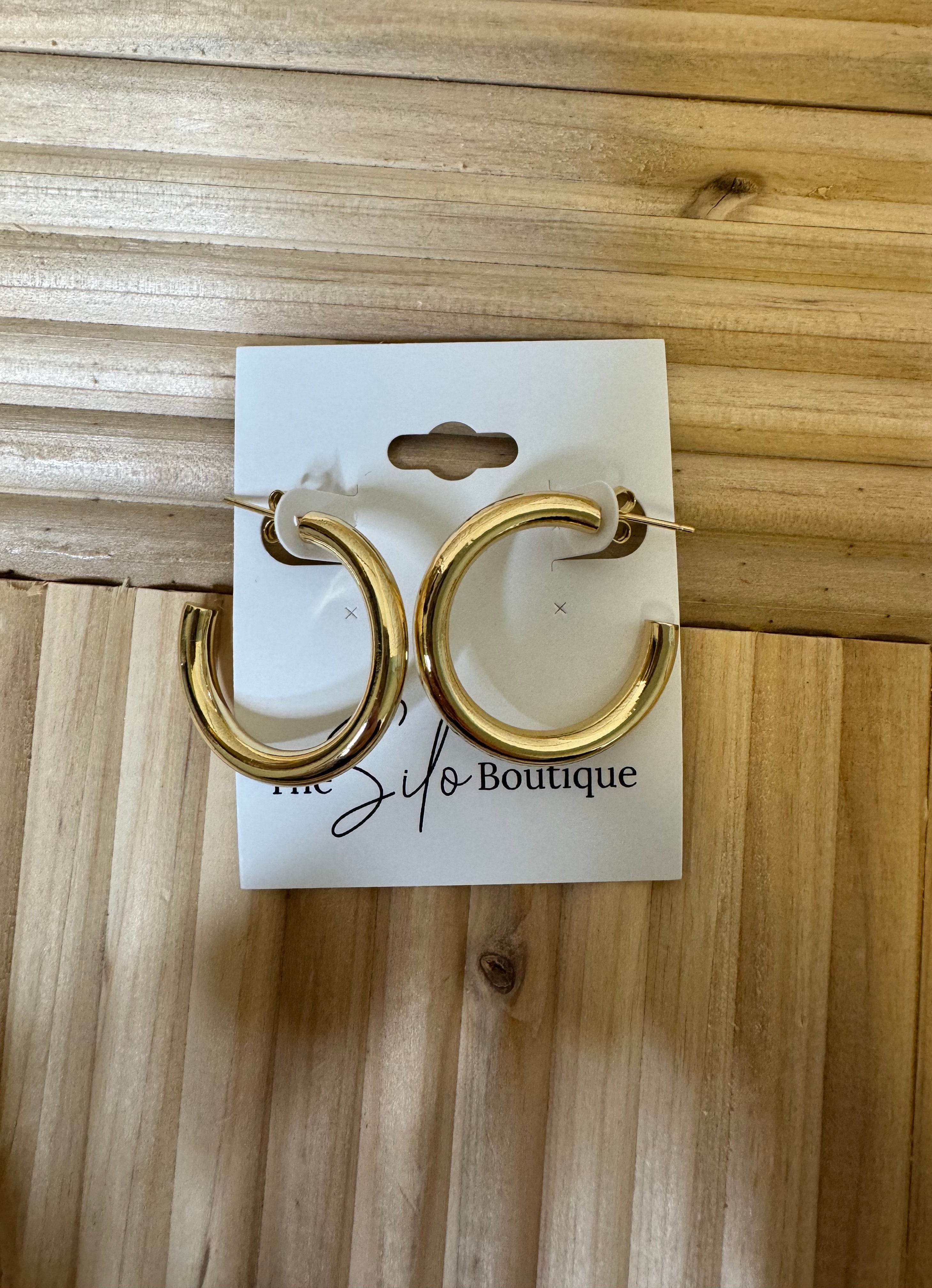 Splendid Gold Perfect Hoops-earrings-splendid iris-The Silo Boutique, Women's Fashion Boutique Located in Warren and Grand Forks North Dakota
