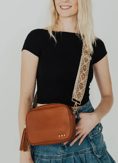 Pretty Simple Willow Camel Purse-Purse-pretty simple-The Silo Boutique, Women's Fashion Boutique Located in Warren and Grand Forks North Dakota