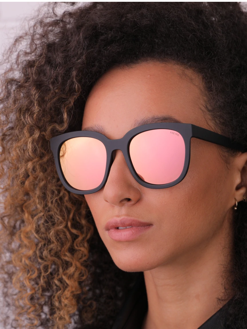 Freyrs Taylor Black/Pink Sunglasses-Sunglasses-freyers-The Silo Boutique, Women's Fashion Boutique Located in Warren and Grand Forks North Dakota