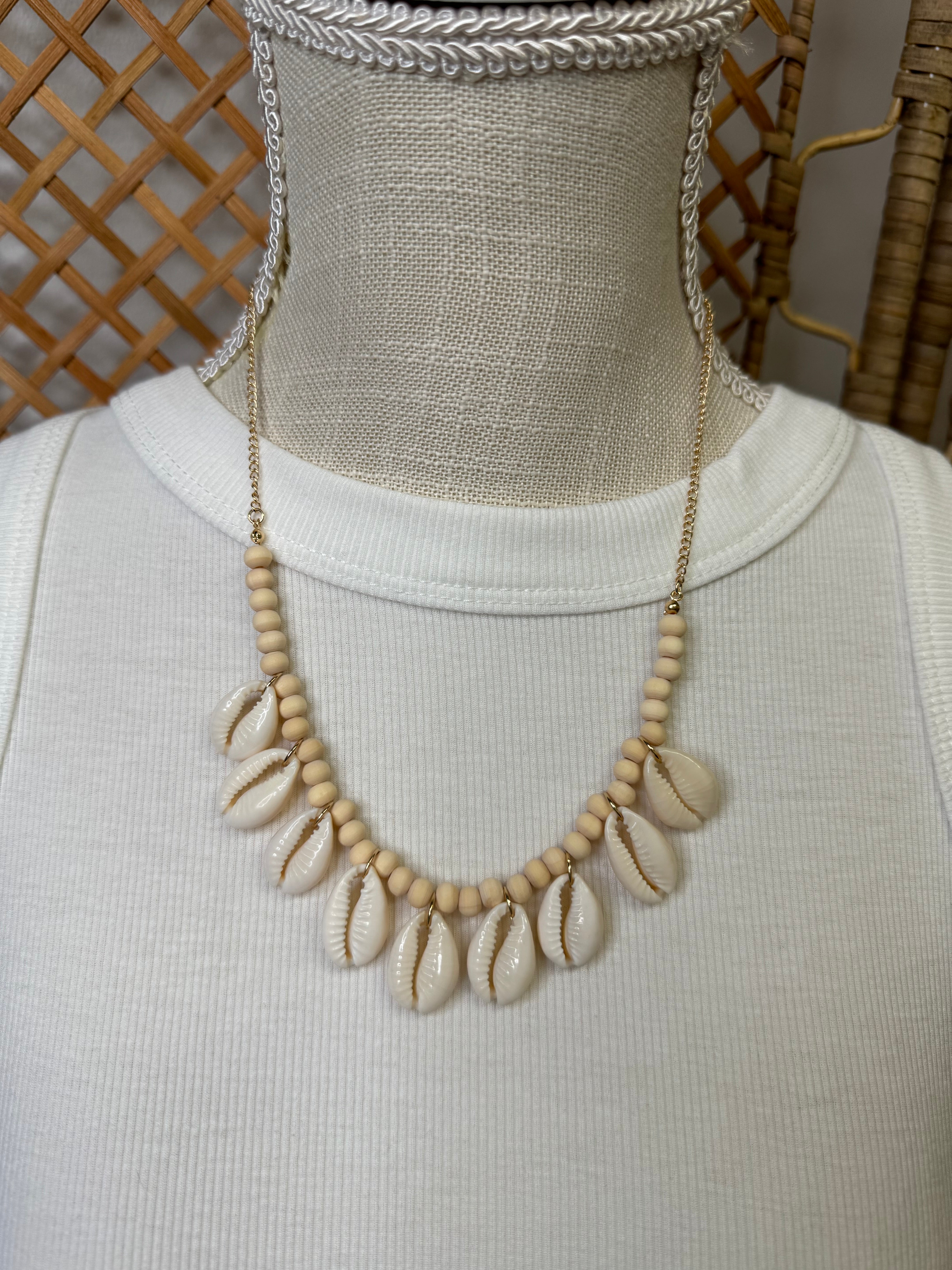 Puka Shell Necklace-Necklaces-Fame-The Silo Boutique, Women's Fashion Boutique Located in Warren and Grand Forks North Dakota