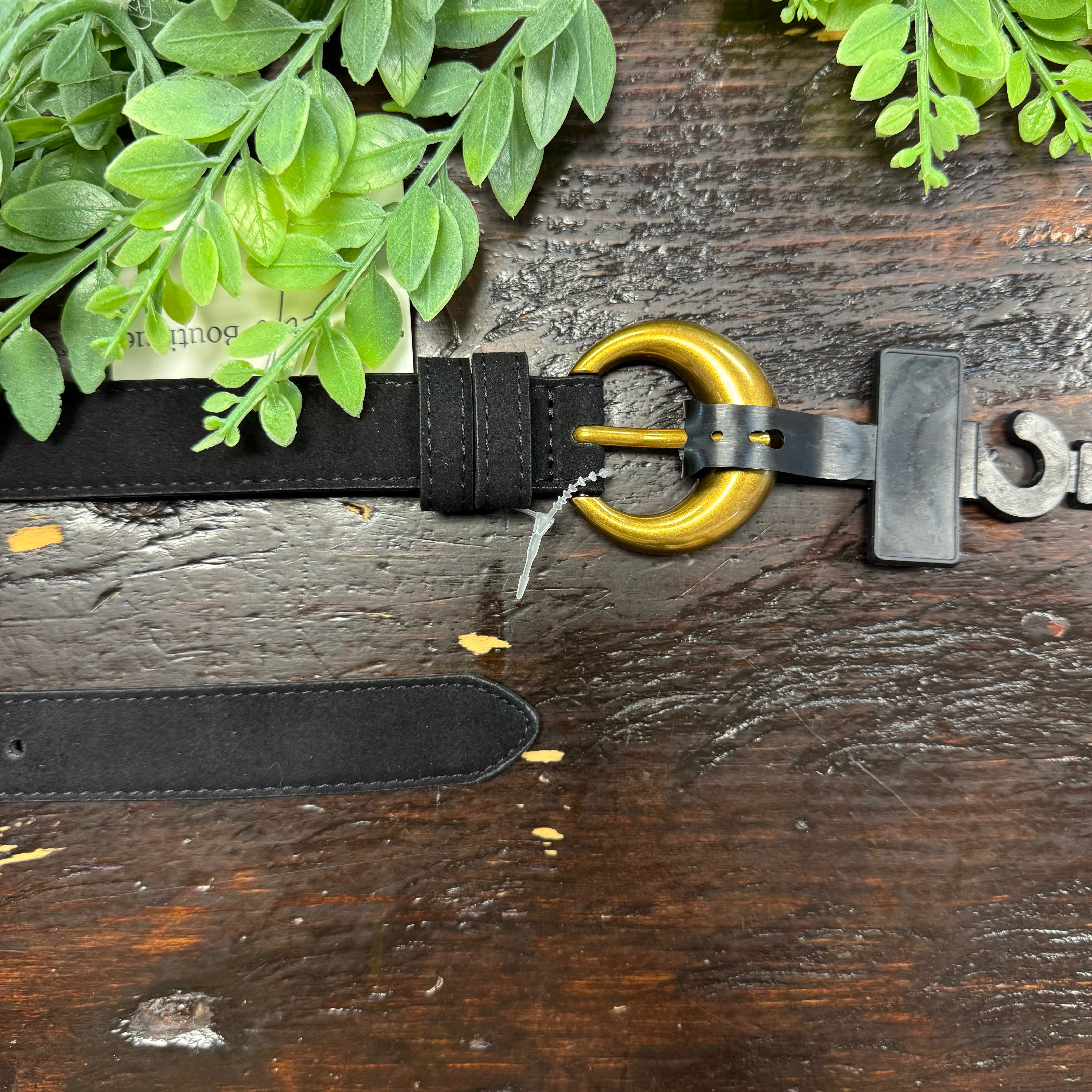 Round Gold Buckle Belt-Belts-Fame-The Silo Boutique, Women's Fashion Boutique Located in Warren and Grand Forks North Dakota
