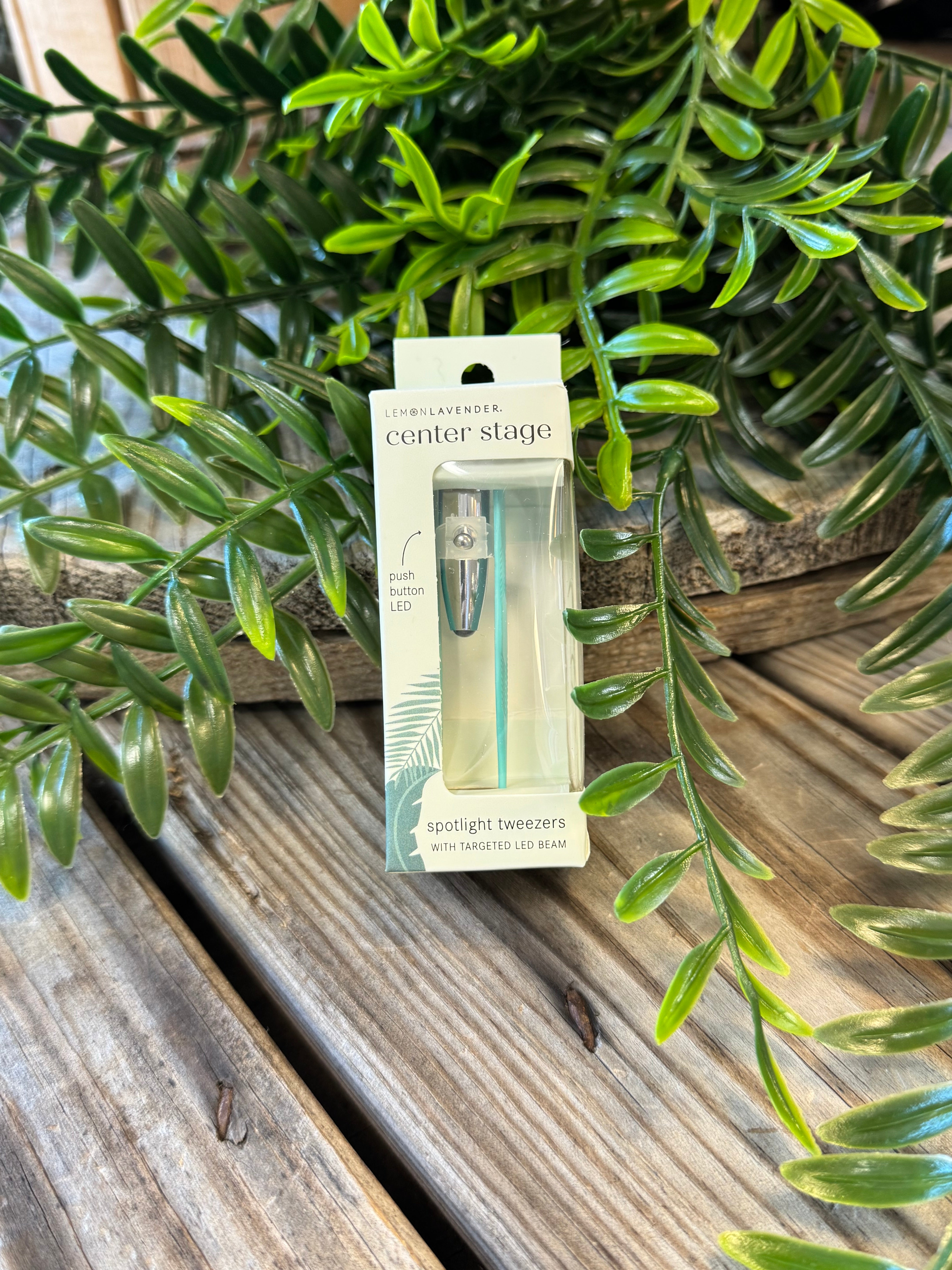 Light Up Tweezer-Beauty-dm-The Silo Boutique, Women's Fashion Boutique Located in Warren and Grand Forks North Dakota
