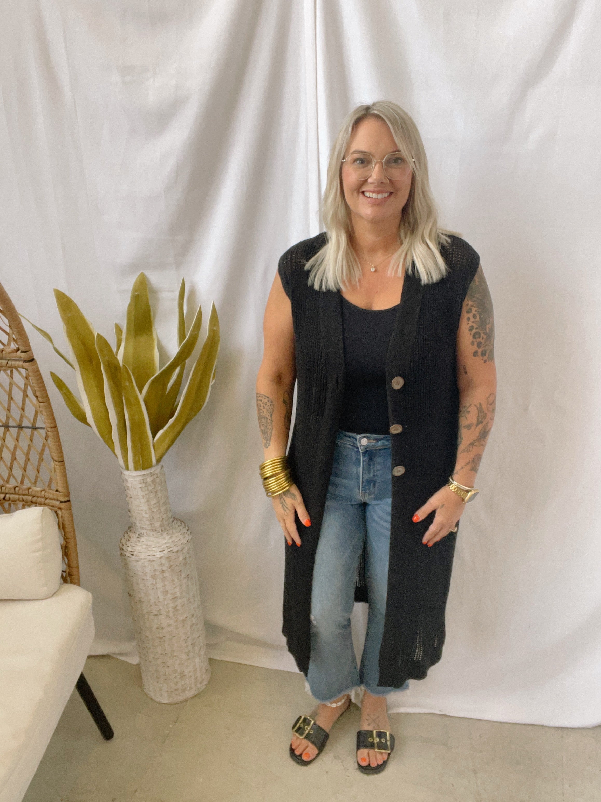 Rae Knit Long Sweater Vest-Black-Vests-Doe and Rae-The Silo Boutique, Women's Fashion Boutique Located in Warren and Grand Forks North Dakota