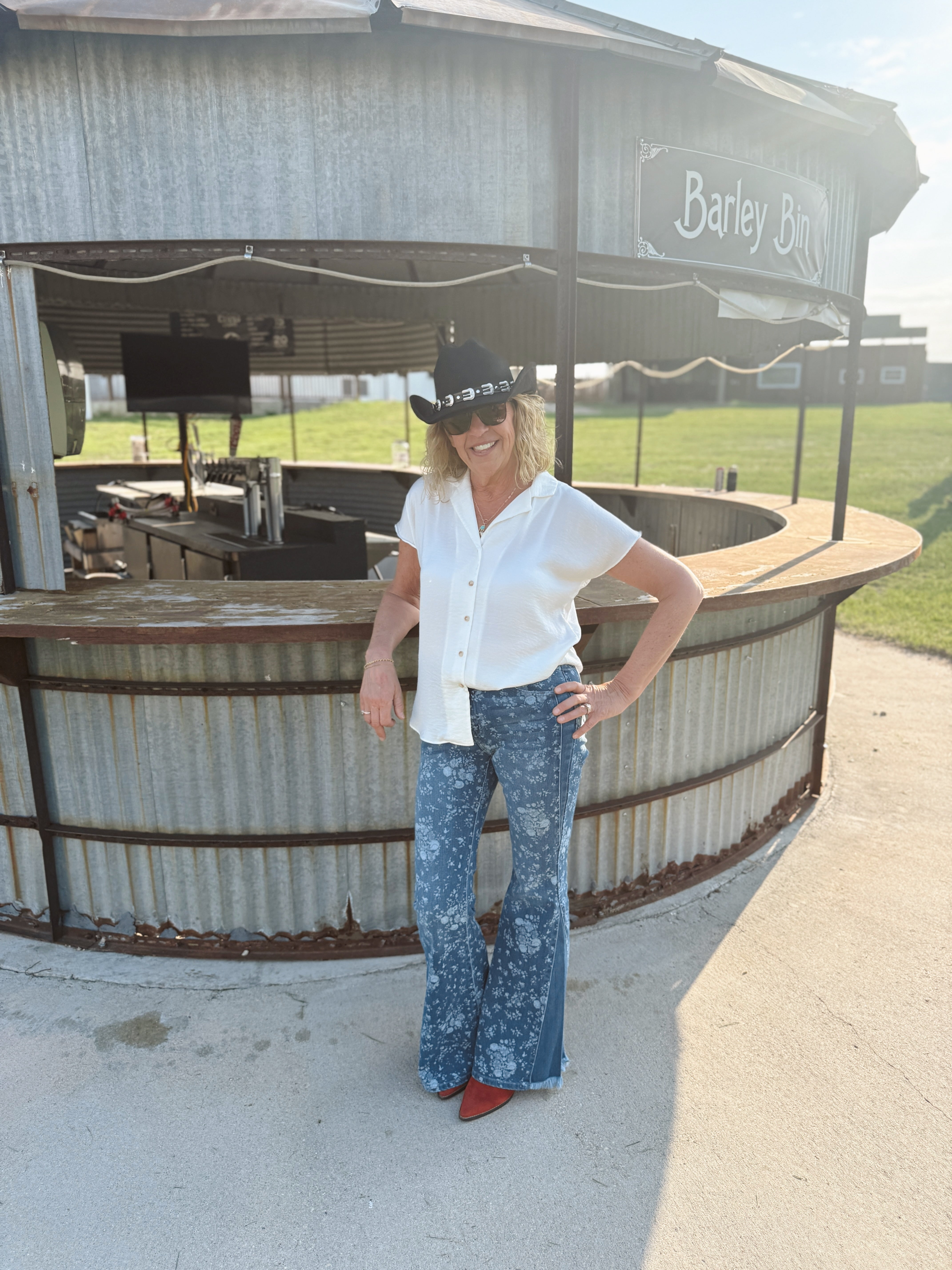 Kancan Floral Flare Jeans-Jeans-Kancan-The Silo Boutique, Women's Fashion Boutique Located in Warren and Grand Forks North Dakota