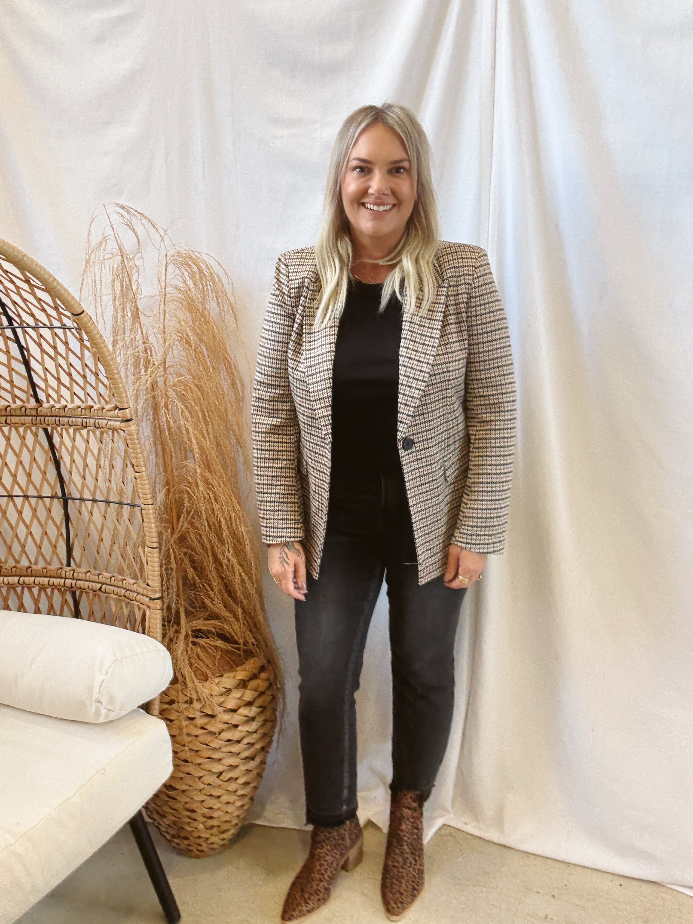 Hazel Houndstooth Plaid Blazer-Blazers-eesome-The Silo Boutique, Women's Fashion Boutique Located in Warren and Grand Forks North Dakota