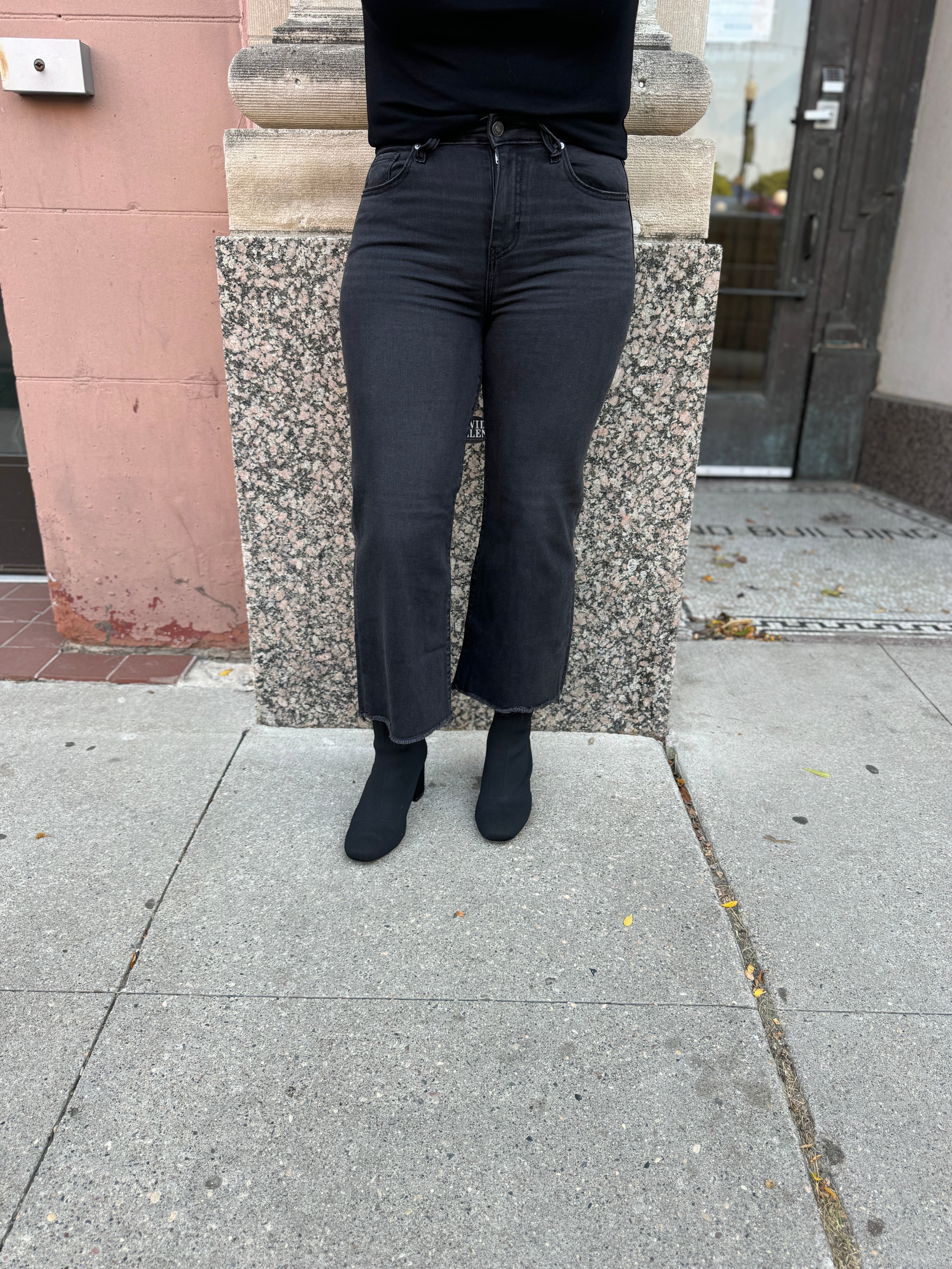 Zoe Washed Black Crop Jeans-Jeans-Zenana-The Silo Boutique, Women's Fashion Boutique Located in Warren and Grand Forks North Dakota