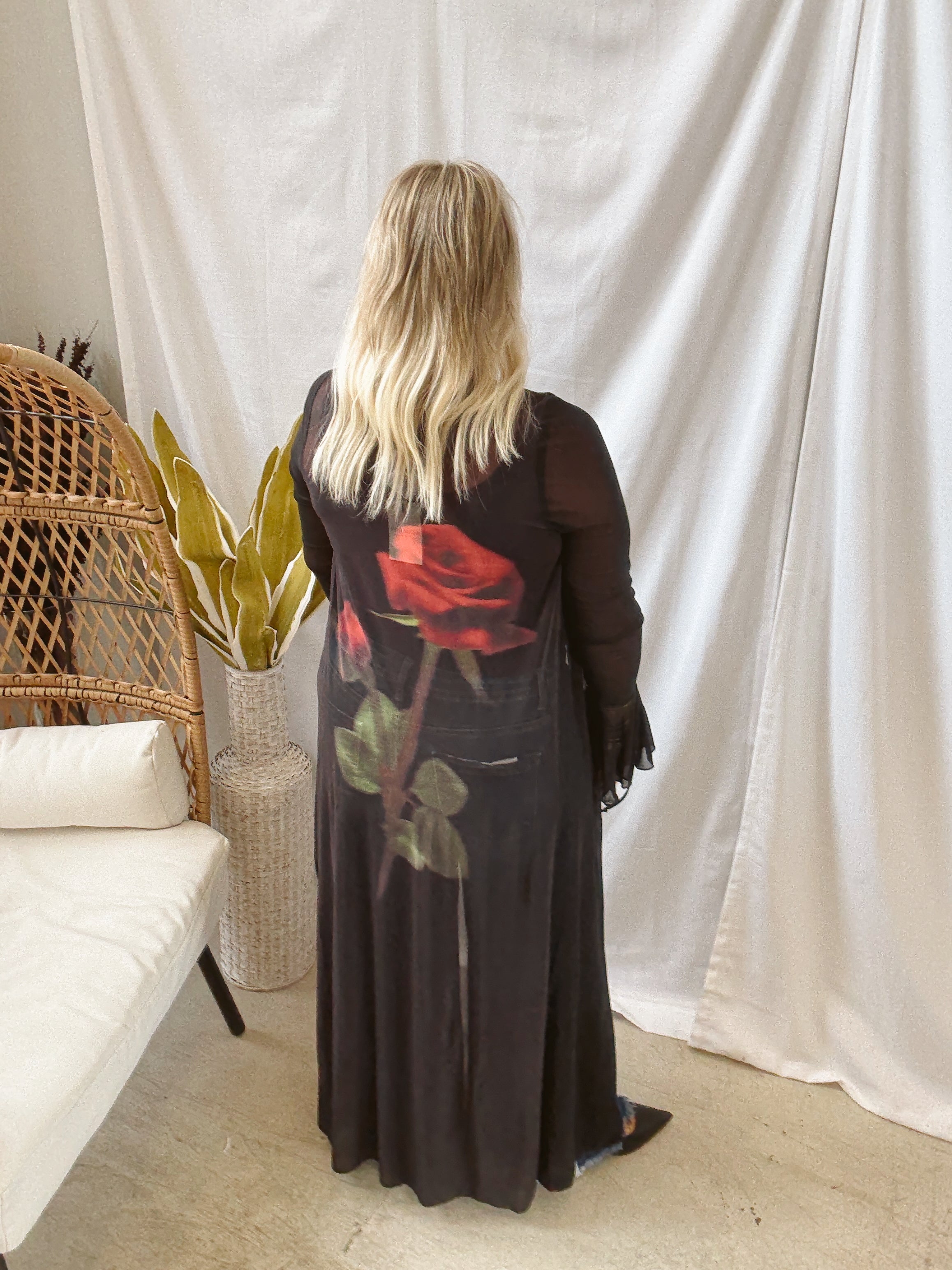 Rose Black Sheer Kimono-Kimonos-promesa-The Silo Boutique, Women's Fashion Boutique Located in Warren and Grand Forks North Dakota