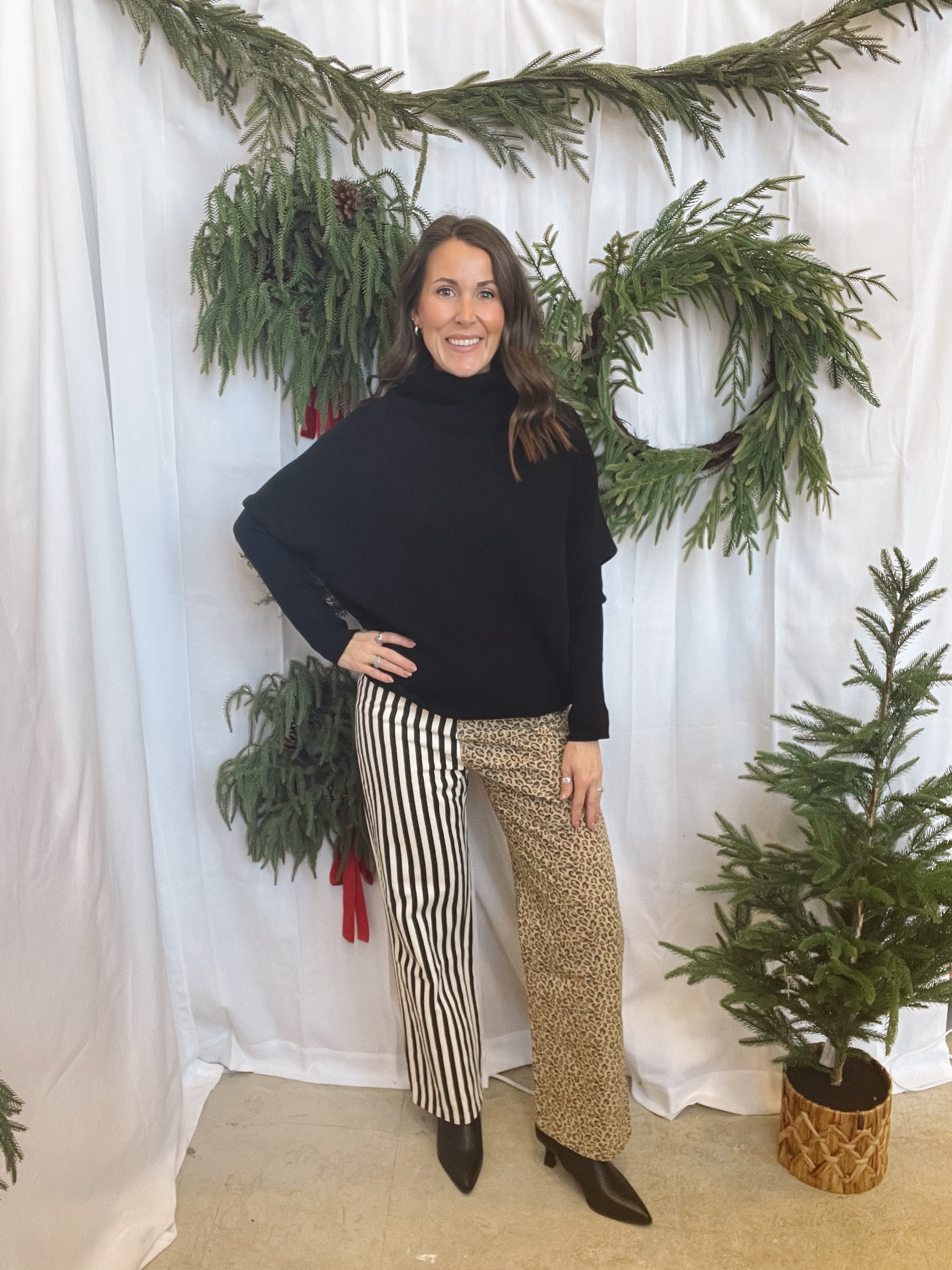 Ivy Sweater-Black-Sweaters-bluivy-The Silo Boutique, Women's Fashion Boutique Located in Warren and Grand Forks North Dakota