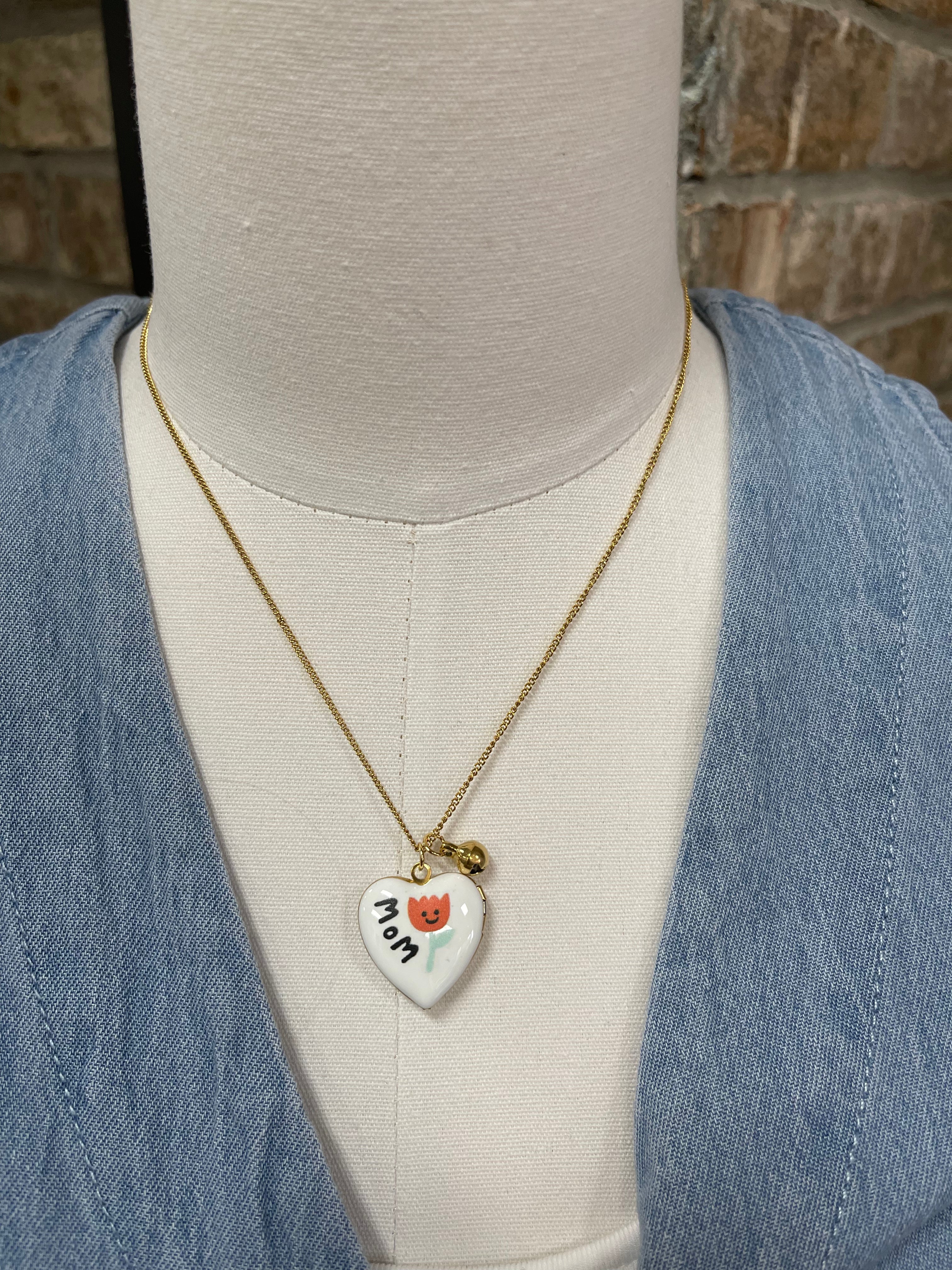 Mom Flower Necklace-Necklaces-faire-The Silo Boutique, Women's Fashion Boutique Located in Warren and Grand Forks North Dakota