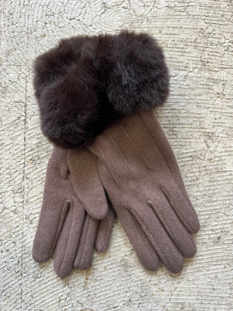 Brown Pin Tuck Gloves-Gloves & Mittens-Avenue Zoe-The Silo Boutique, Women's Fashion Boutique Located in Warren and Grand Forks North Dakota