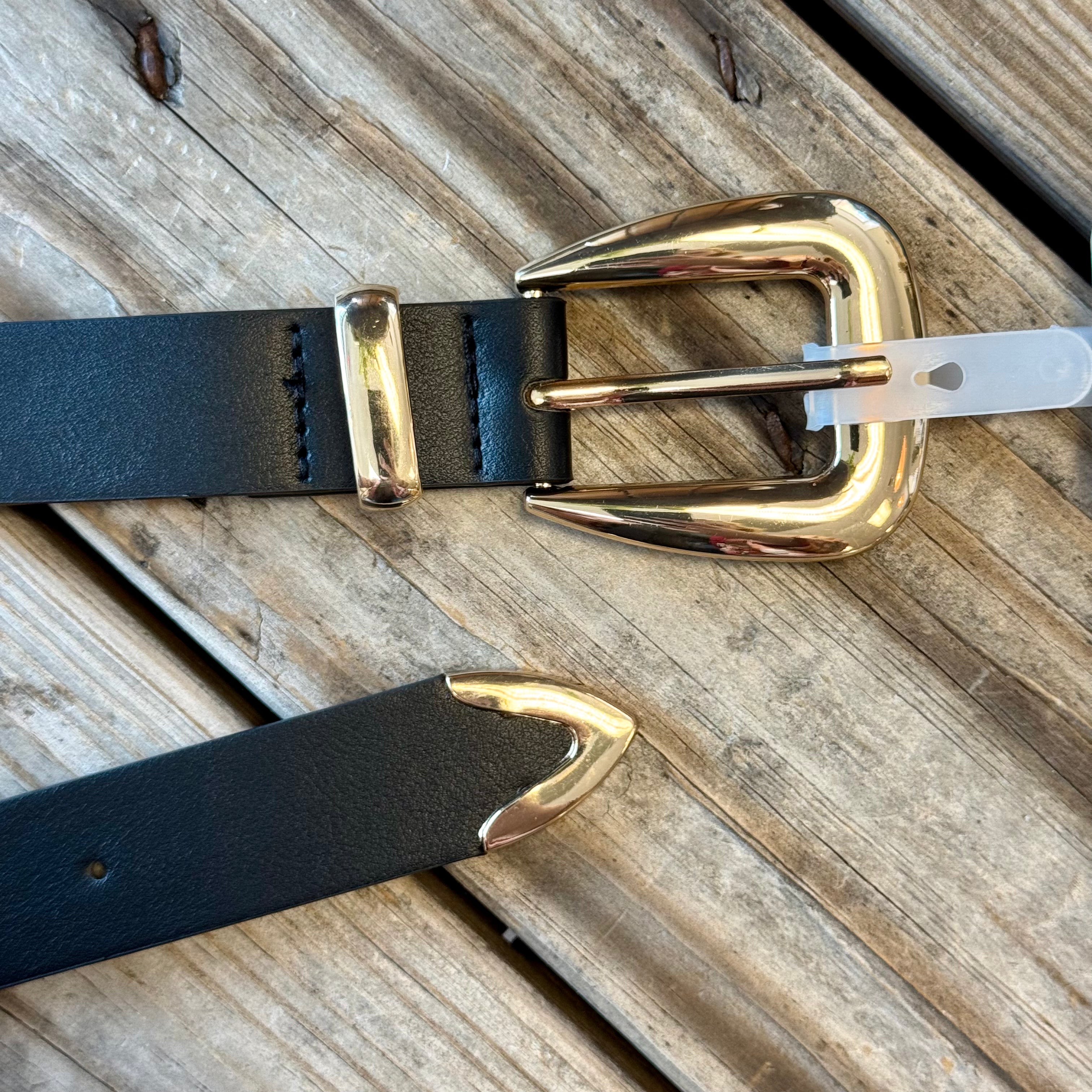 Black Belt with Gold Buckle-Belts-Fame-The Silo Boutique, Women's Fashion Boutique Located in Warren and Grand Forks North Dakota