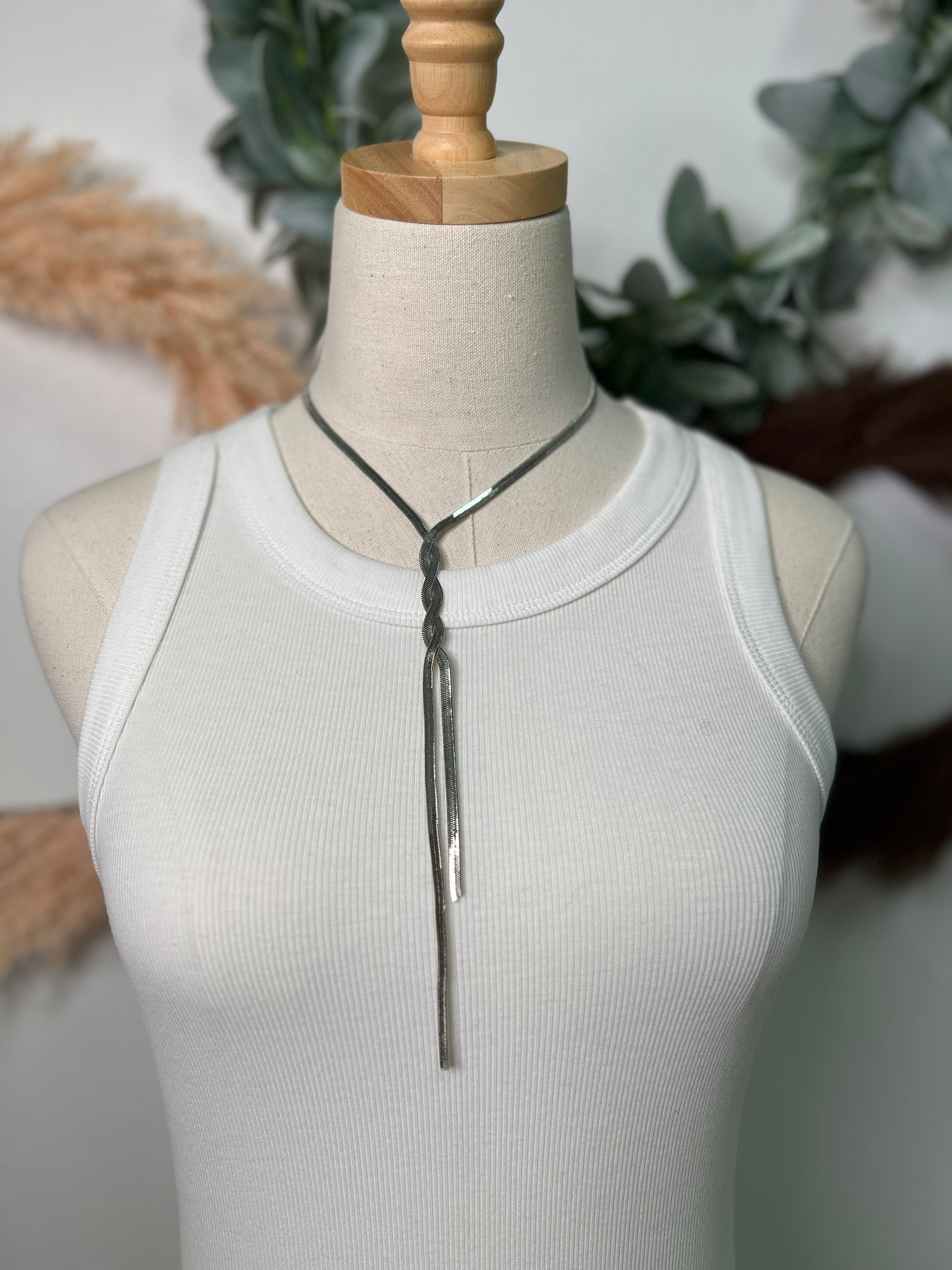 Snake Chain Twist Necklace-Necklaces-Fame-The Silo Boutique, Women's Fashion Boutique Located in Warren and Grand Forks North Dakota